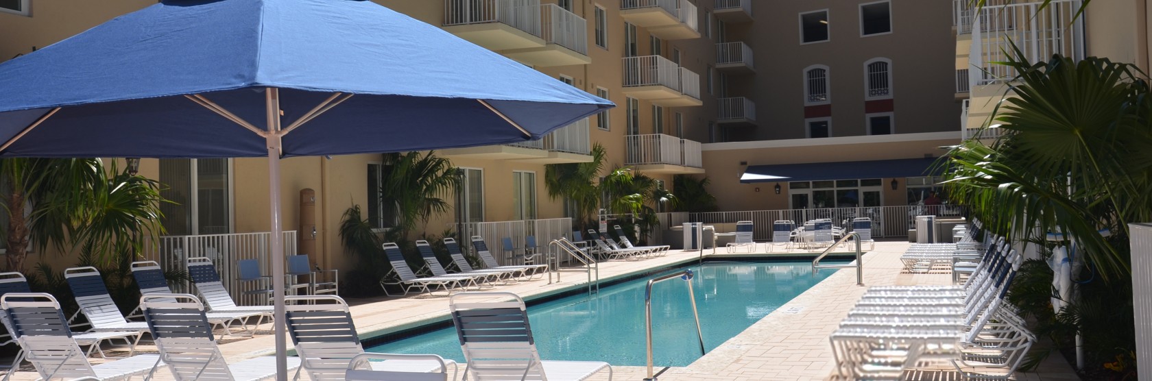 POOLSIDE LOUNGE CHAIRS