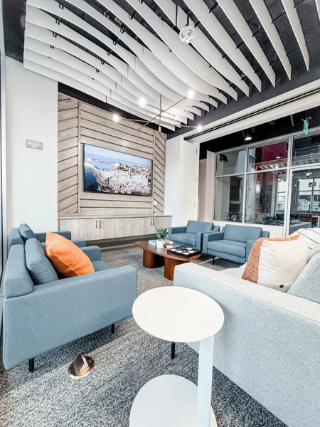 jefferson flats lounge with flatscreen tv