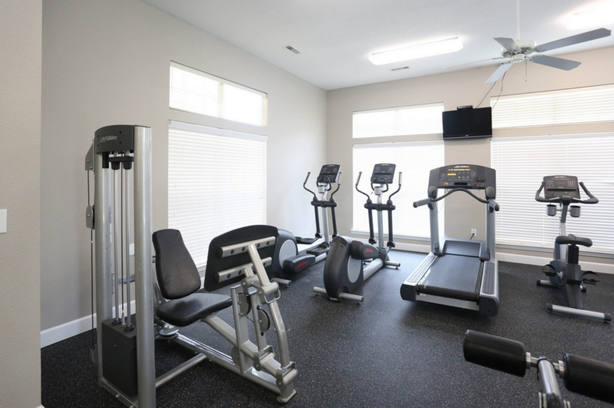 Image of 24 Hour Fitness Gym for Turnberry Place Apartments