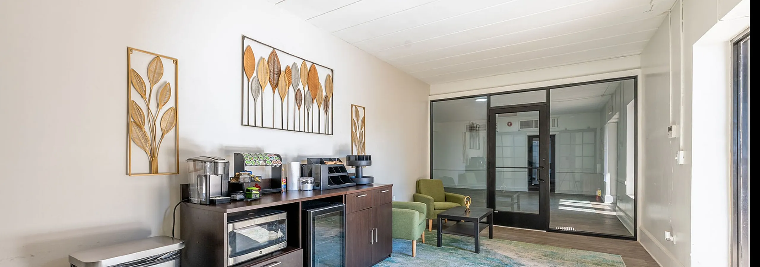 Leasing Center