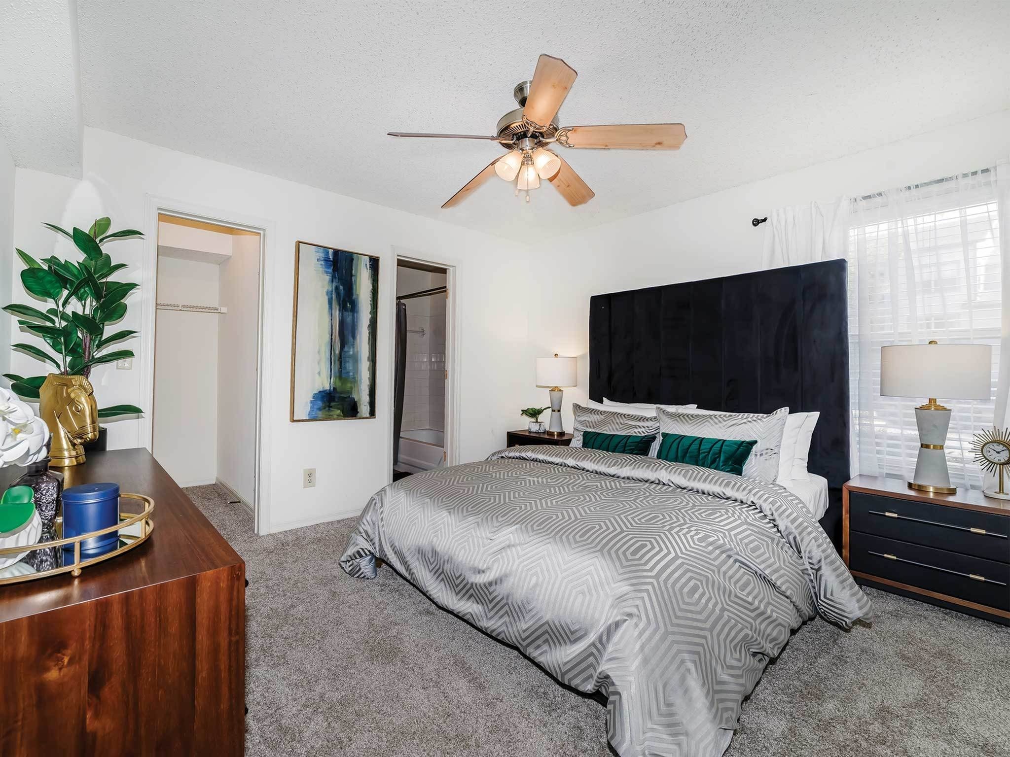 Photo Gallery of Apartments in Orlando, FL at Polos East