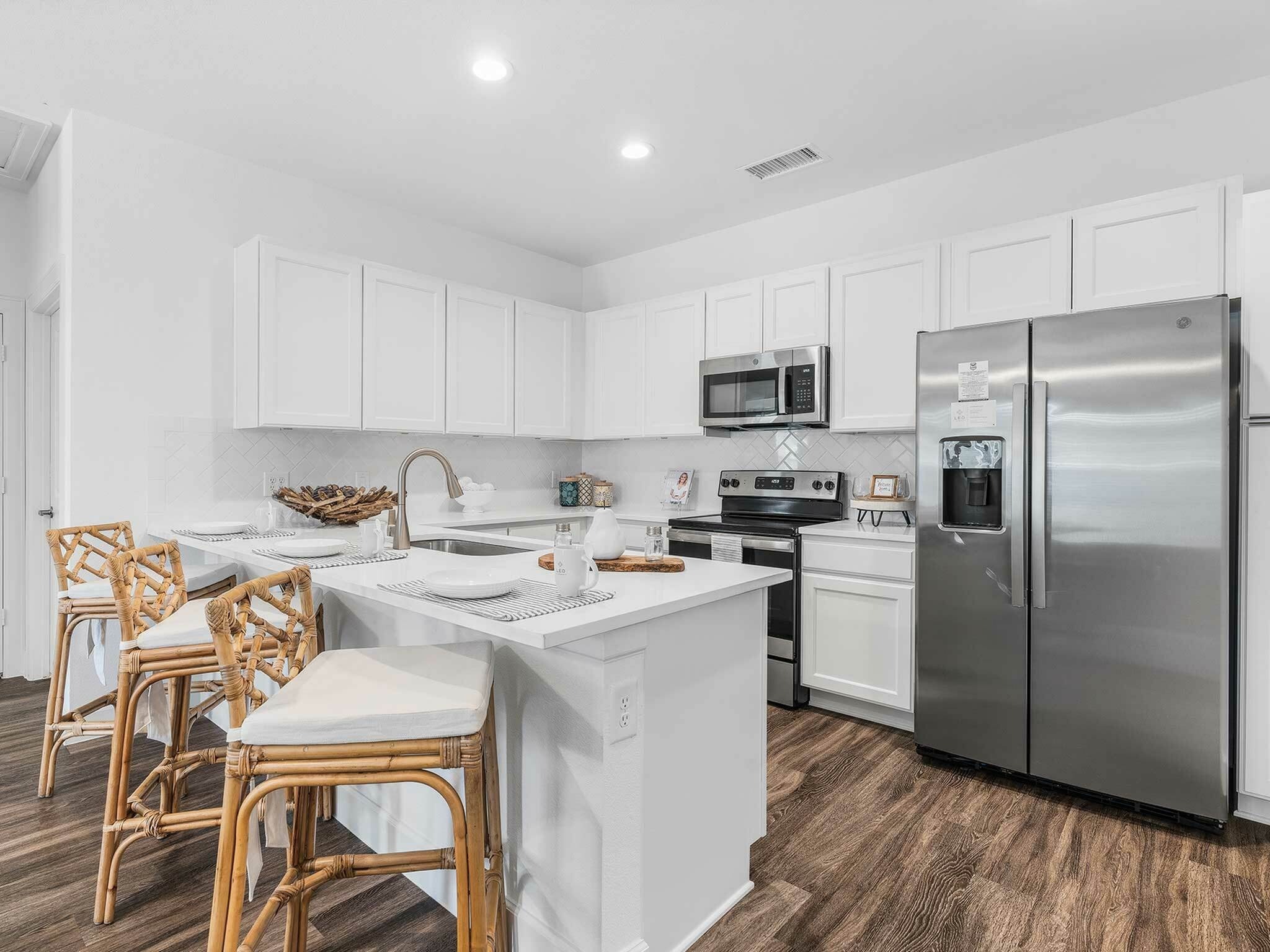 fully equipped kitchen in Model home at Conroe Texas