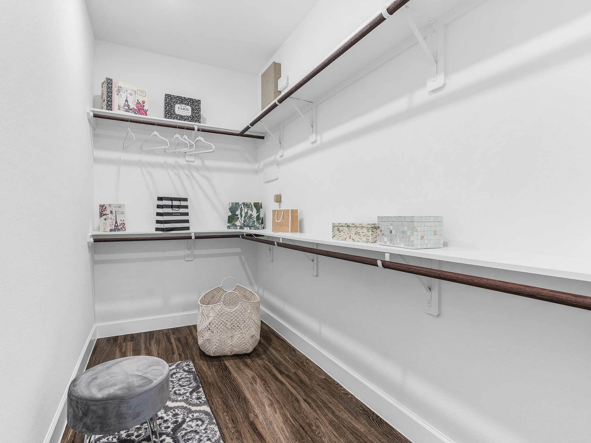large spacious closet space in conroe texas