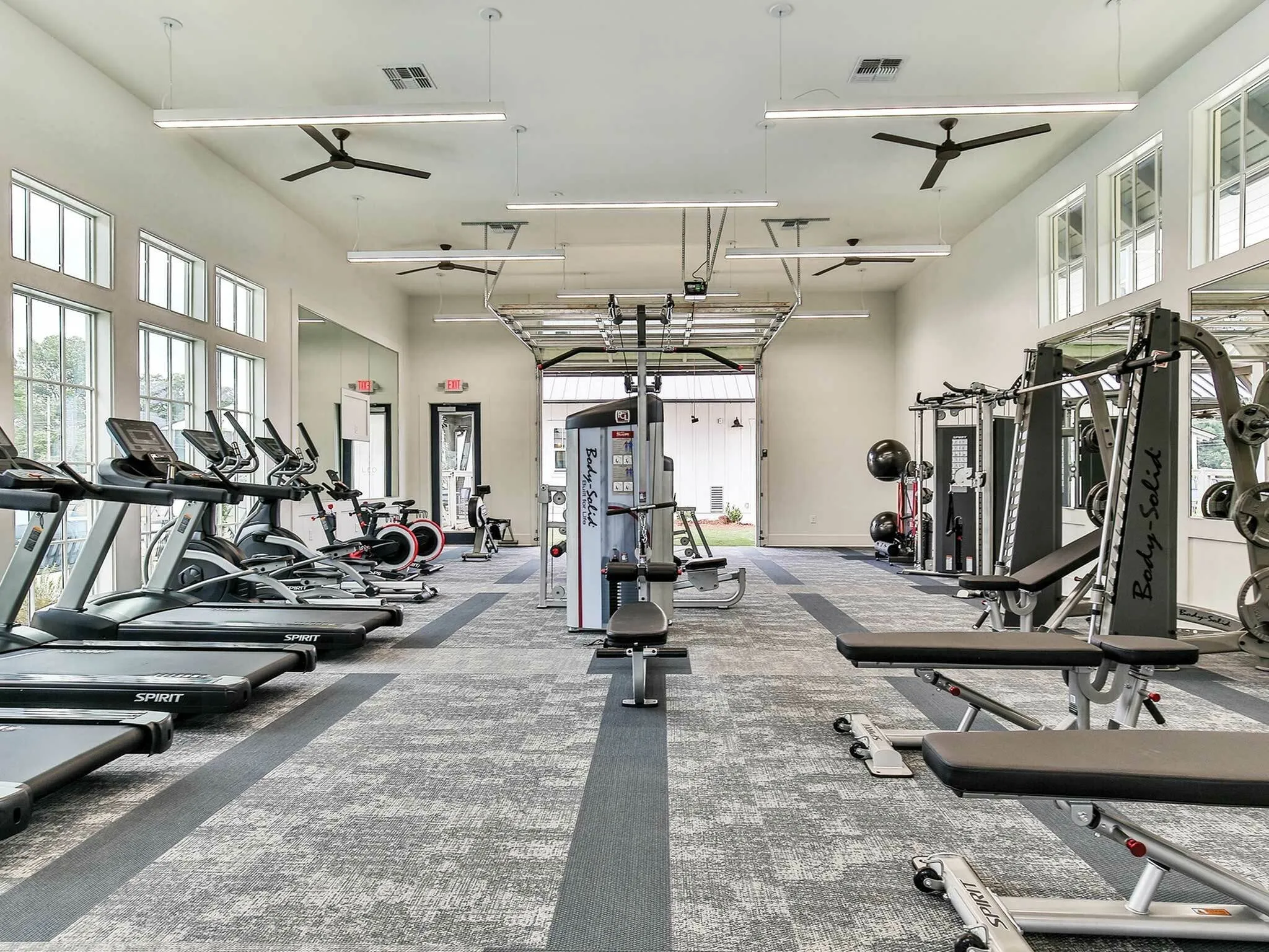 leo at flint crossing fitness center