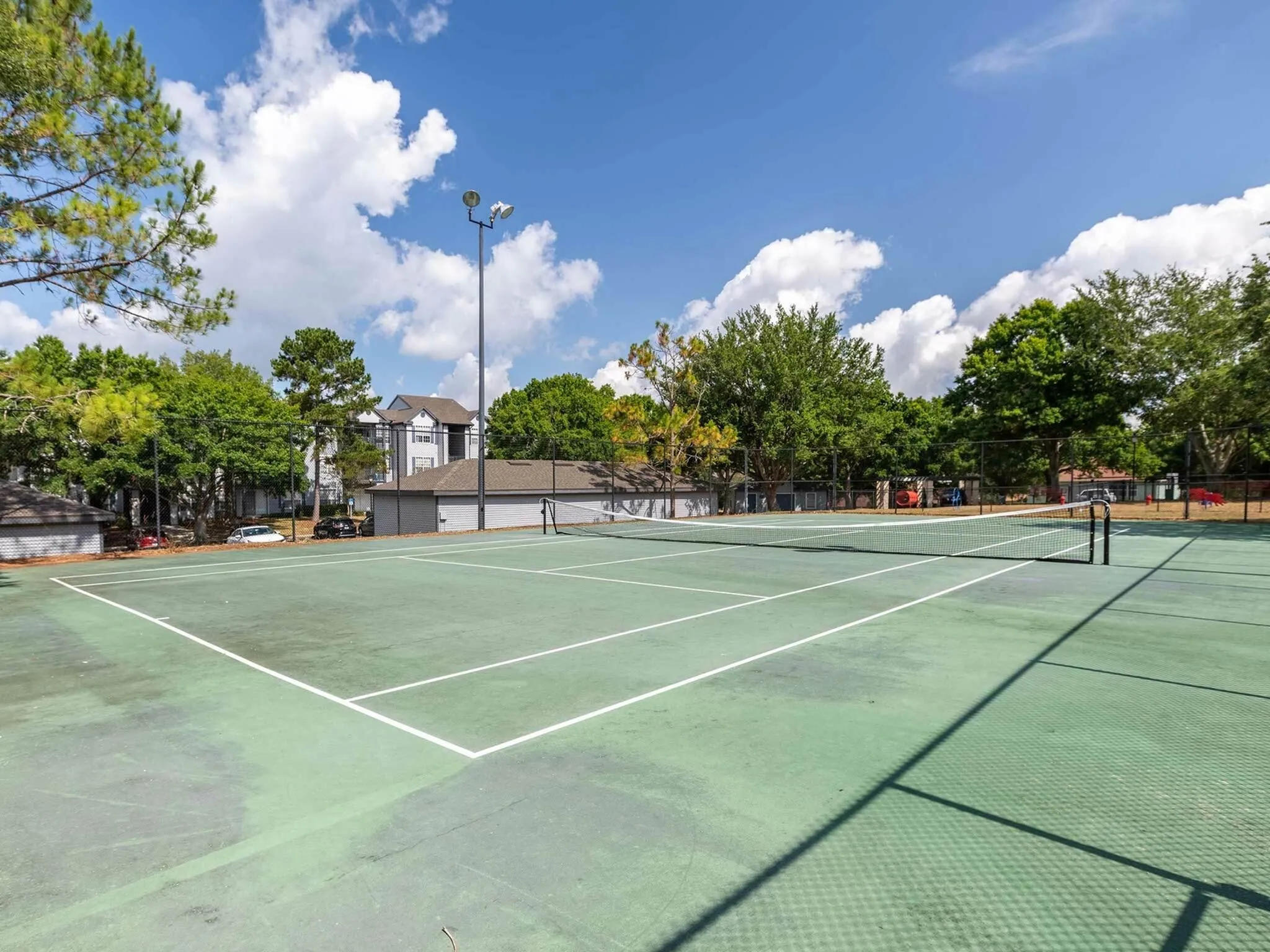 basketball courts in apartment complex clermont
