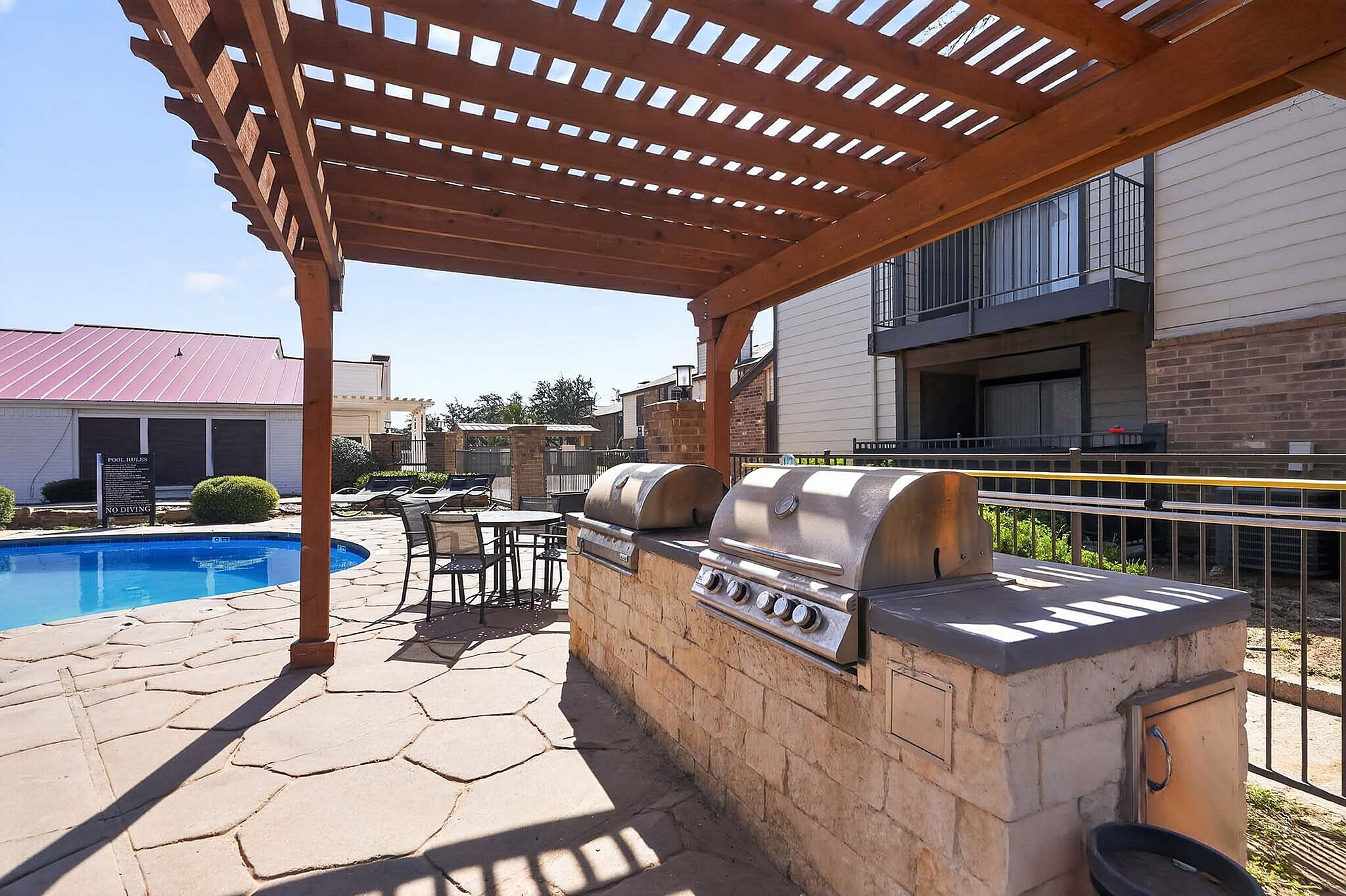 Advenir at The Meadows - Poolside Grills