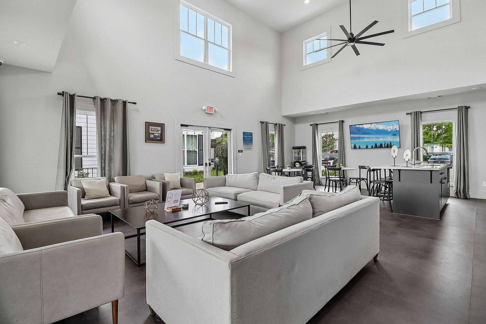LEO at Augusta Commons - Single Family Rental - Spacious Lounge
