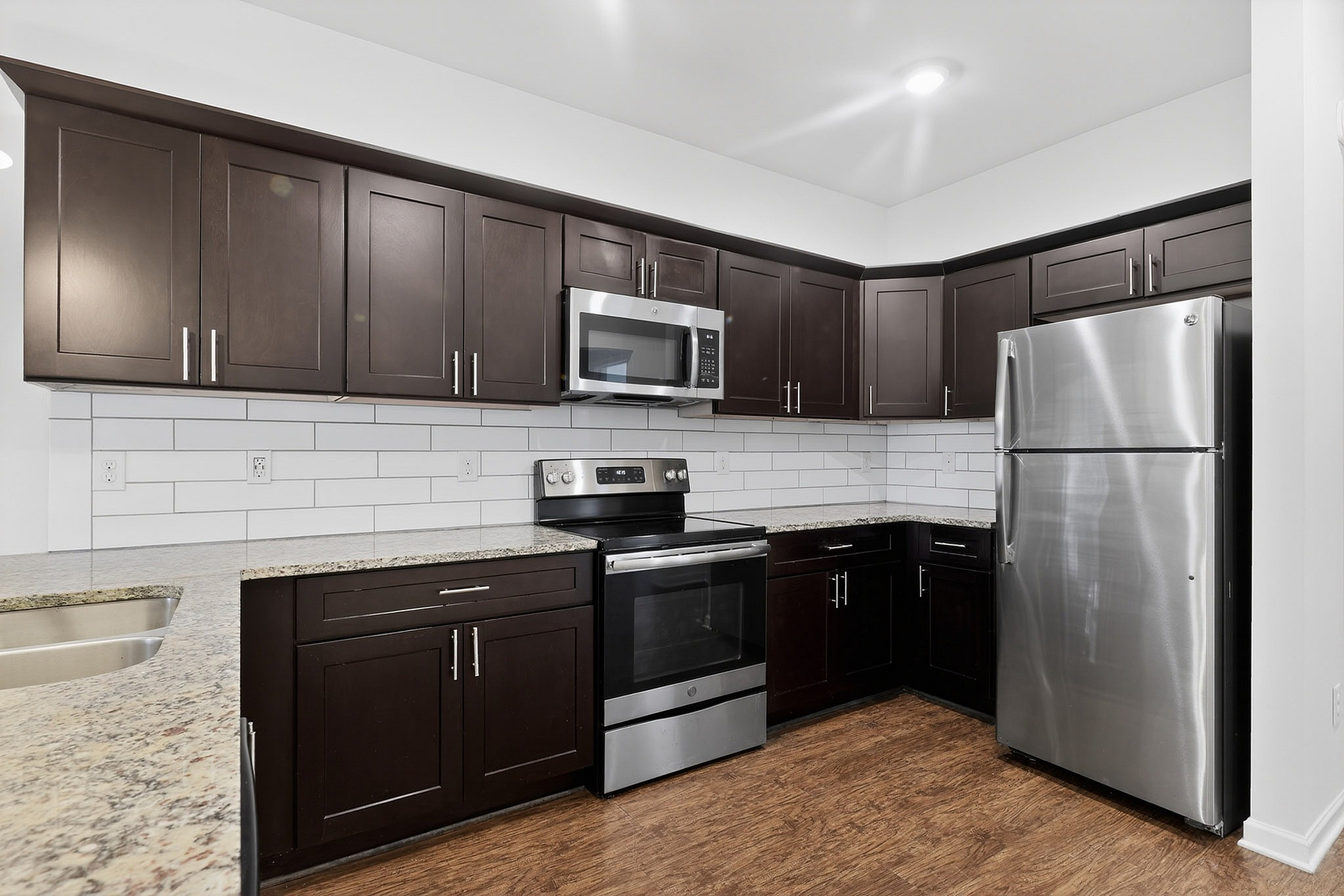 LEO at Augusta Commons - Single Family Rental - Modern Kitchen