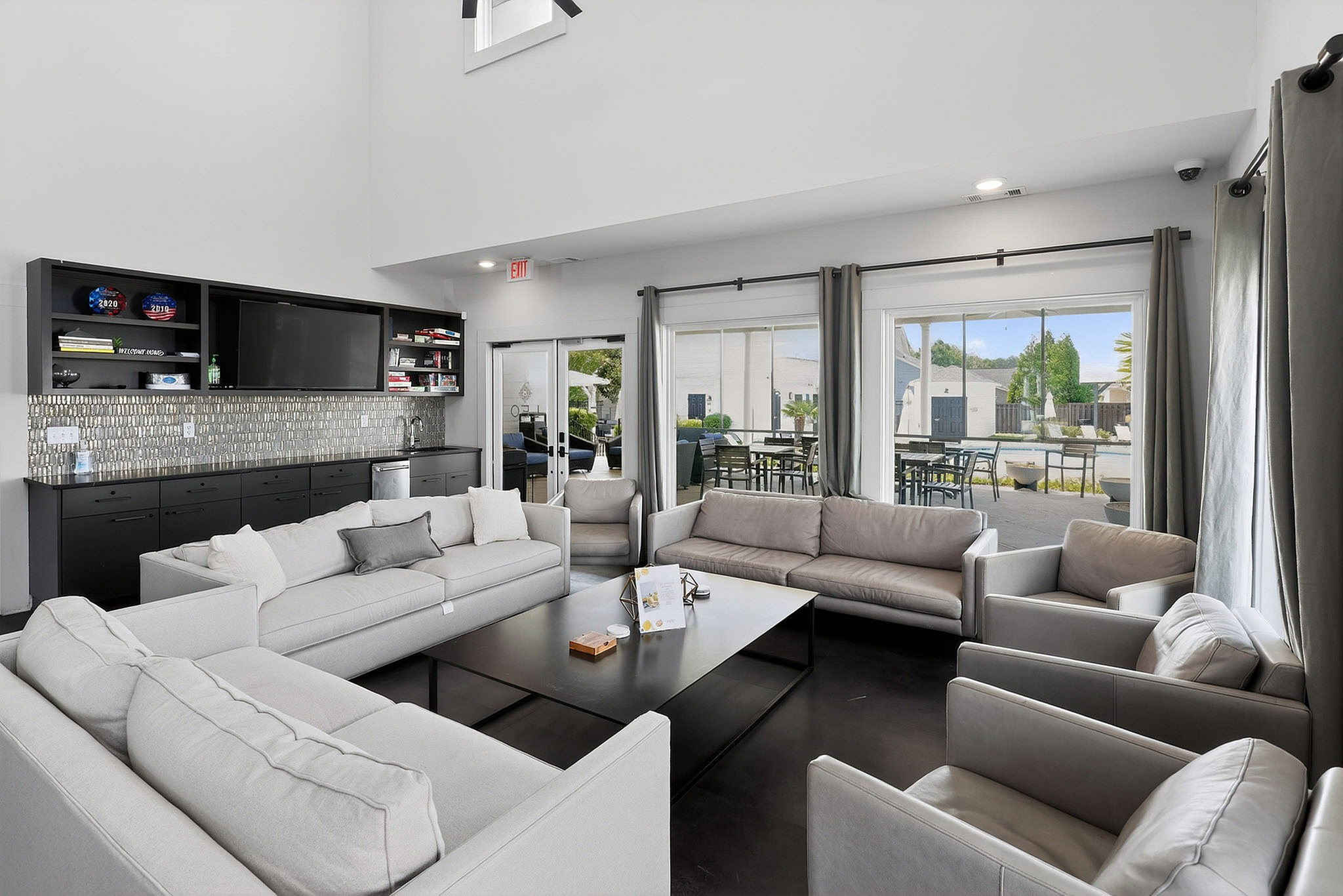 LEO at Augusta Commons - Single Family Rental - Spacious Lounge Area