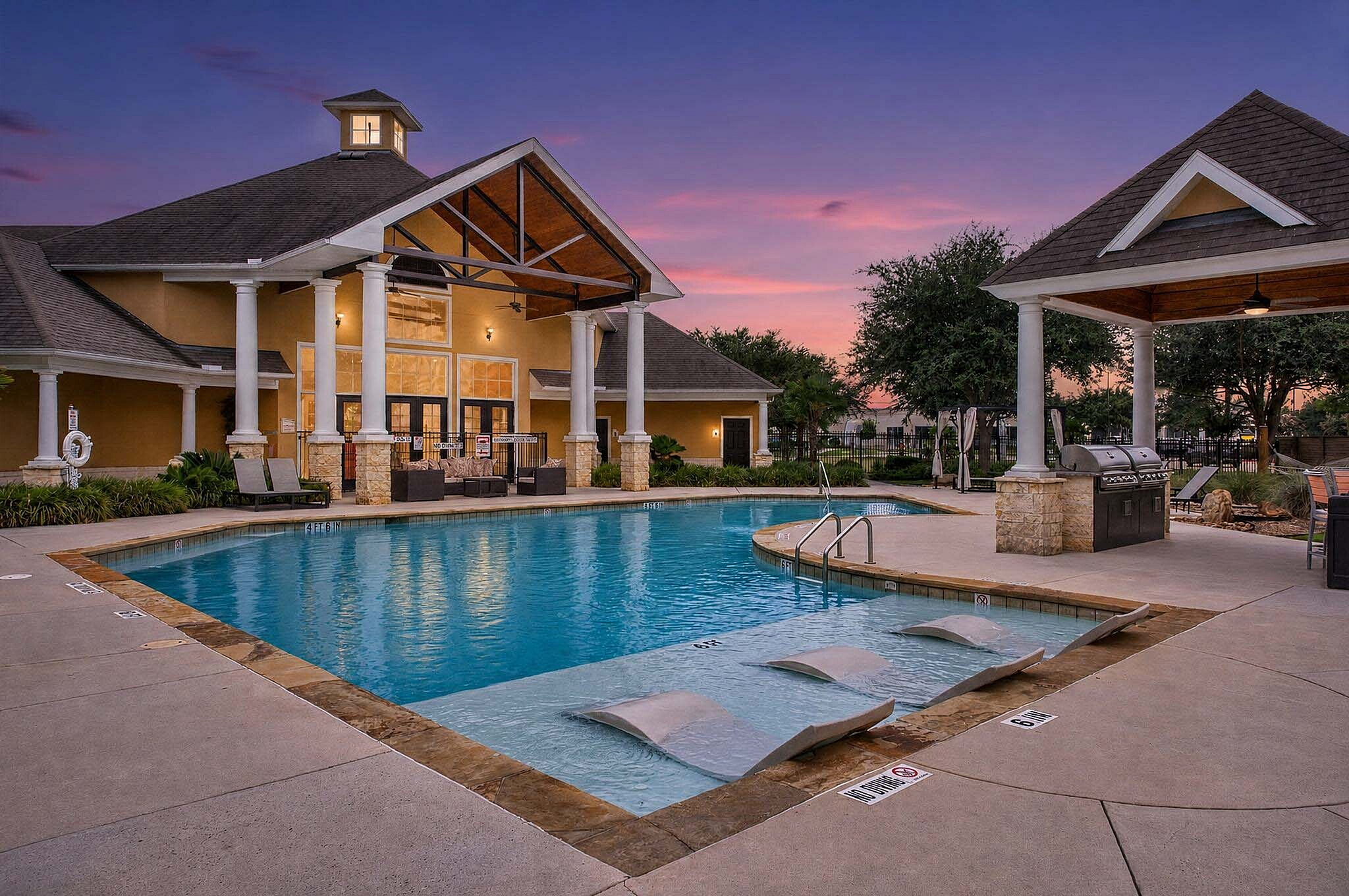 Advenir at Grand Parkway West - Pool Area