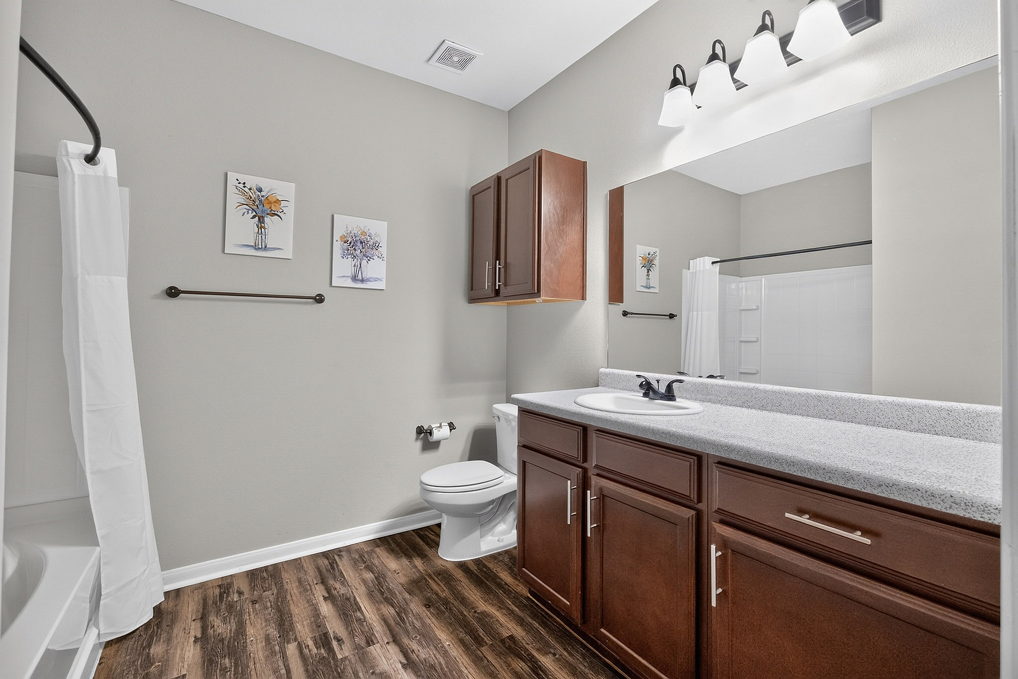 Advenir at Grand Parkway West - Bathroom