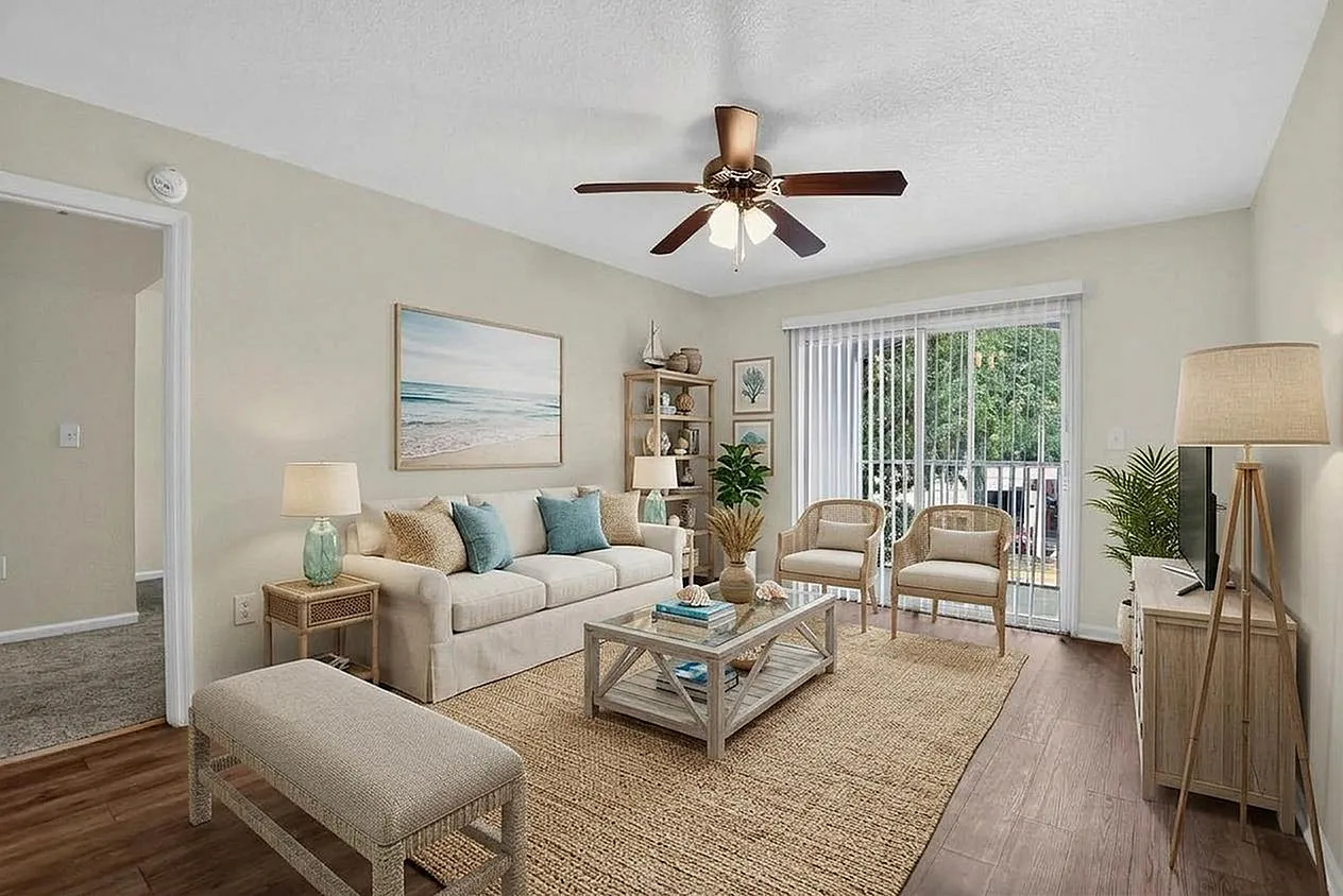 Lymestone Ranch - Cozy Living Room