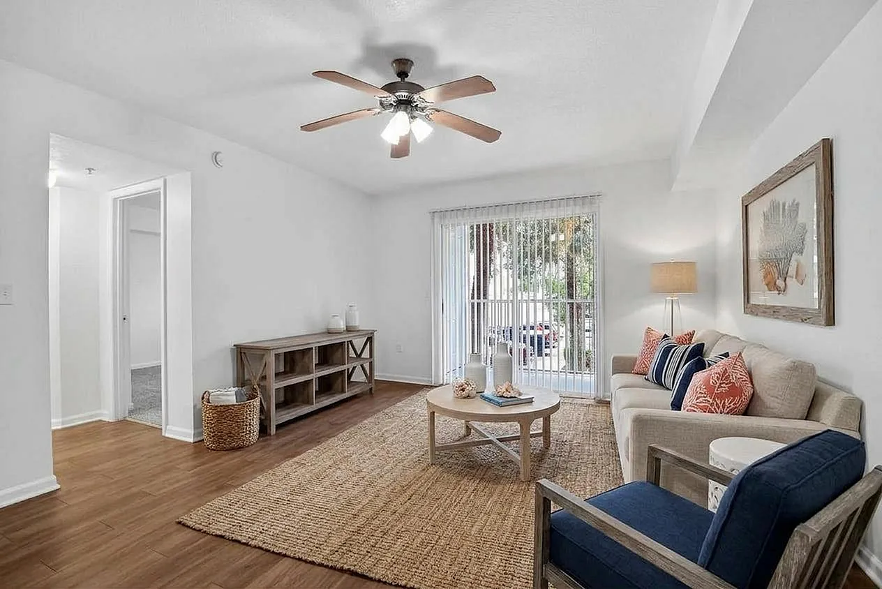 Lymestone Ranch - Cozy Living Room