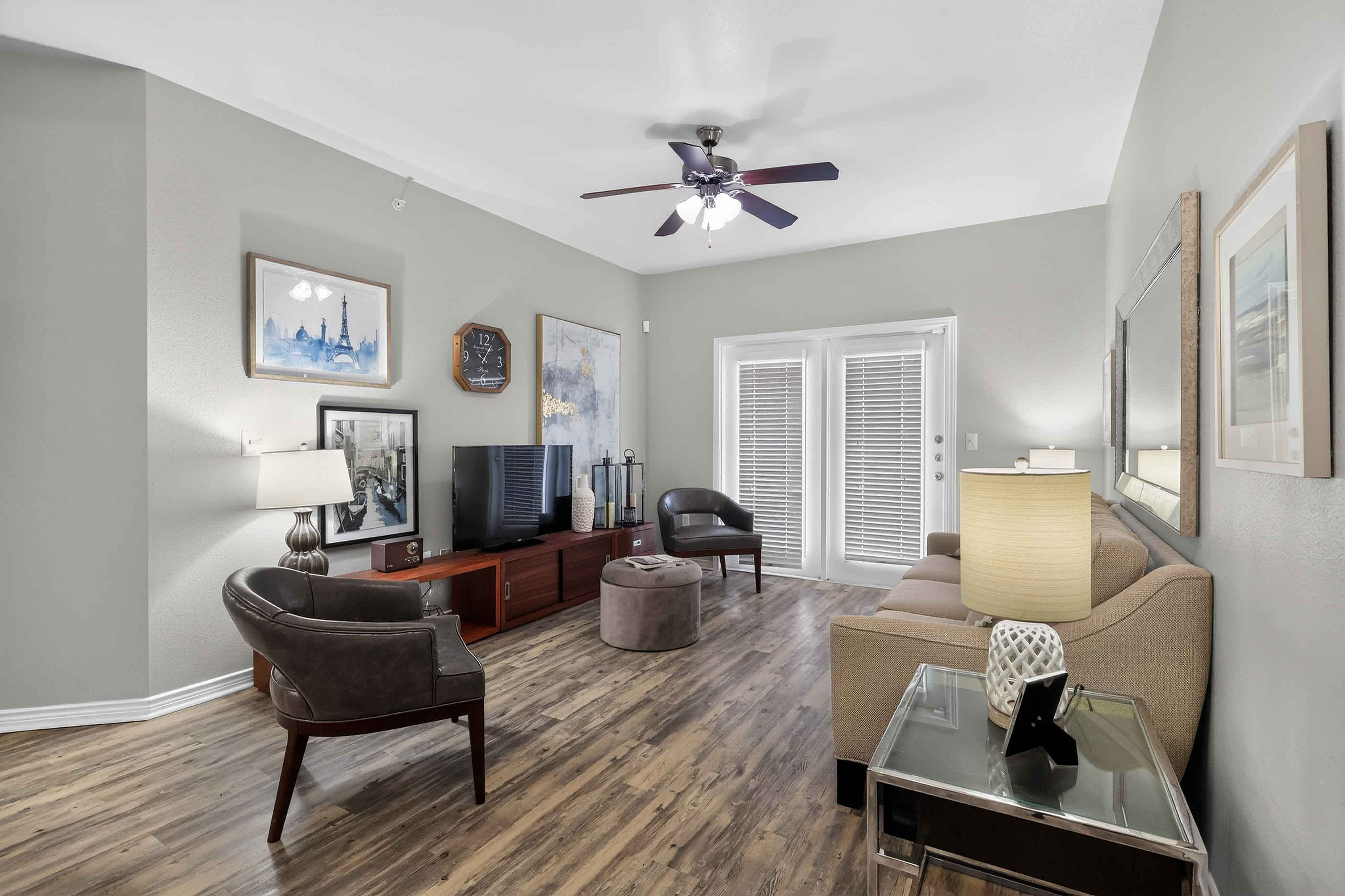Advenir at Mayfield - Cozy Living Room