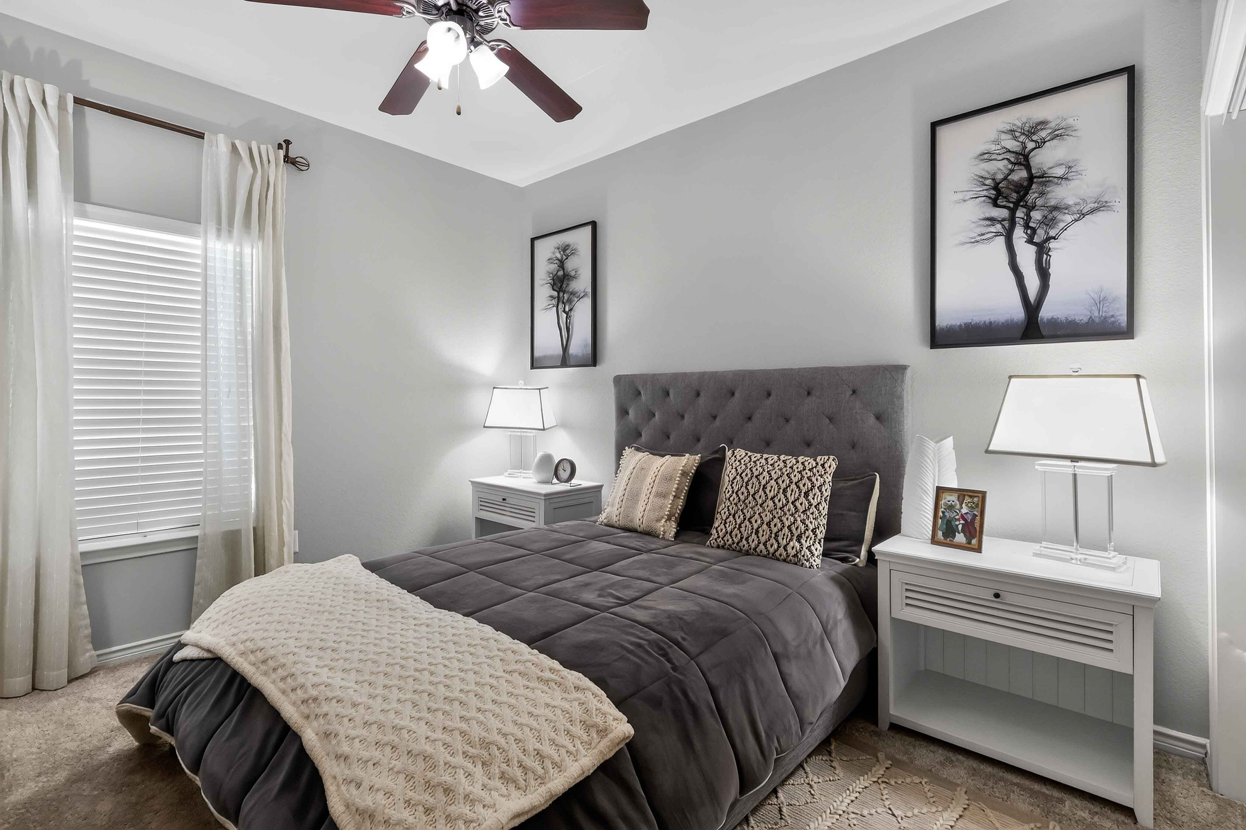 Advenir at Mayfield - Cozy Bedroom