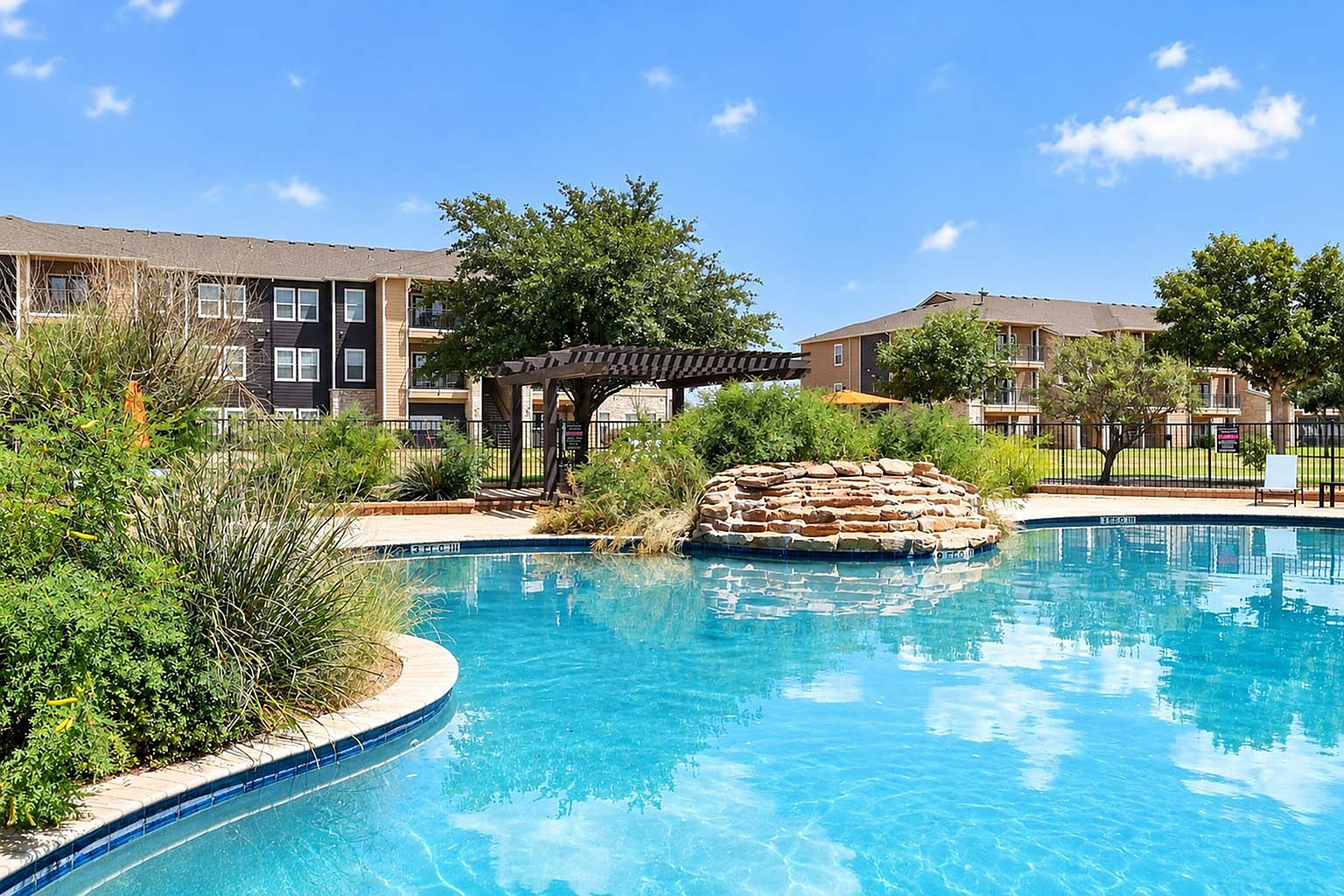 Advenir at Mayfield - Pool Area