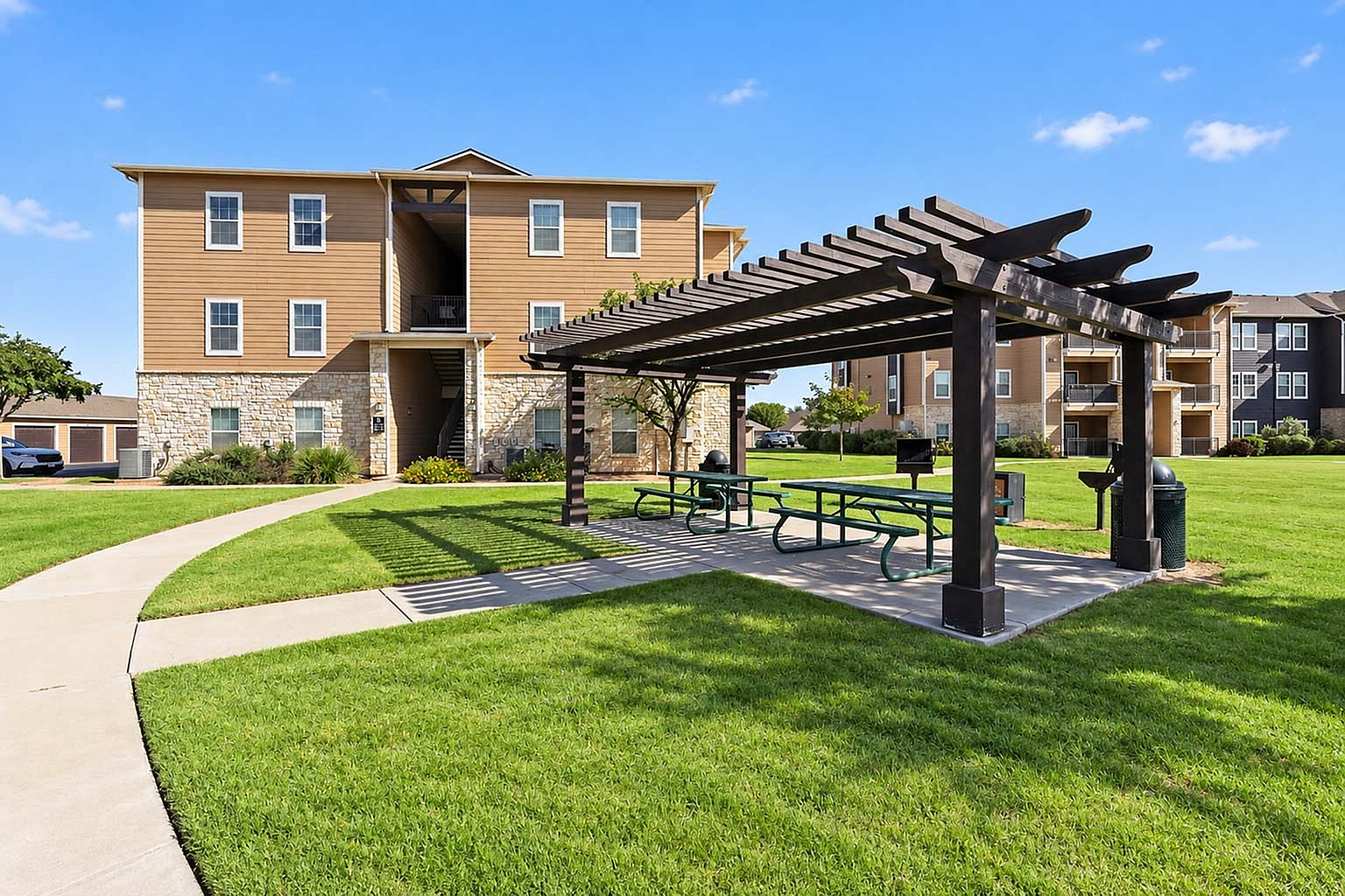 Advenir at Mayfield - Outdoor Pergola