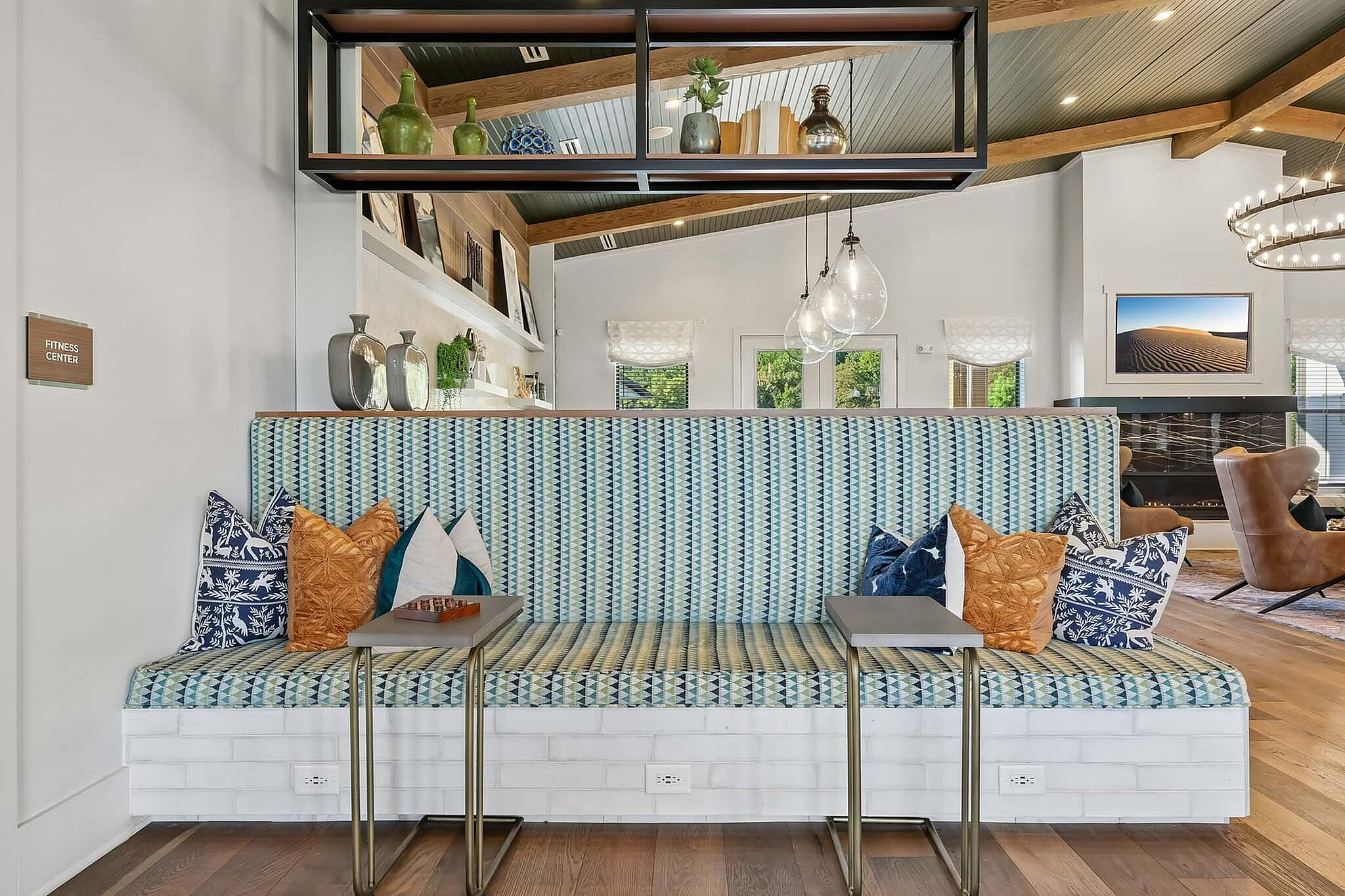 Advenir at Dawson Hills - Stylish Lounge Area