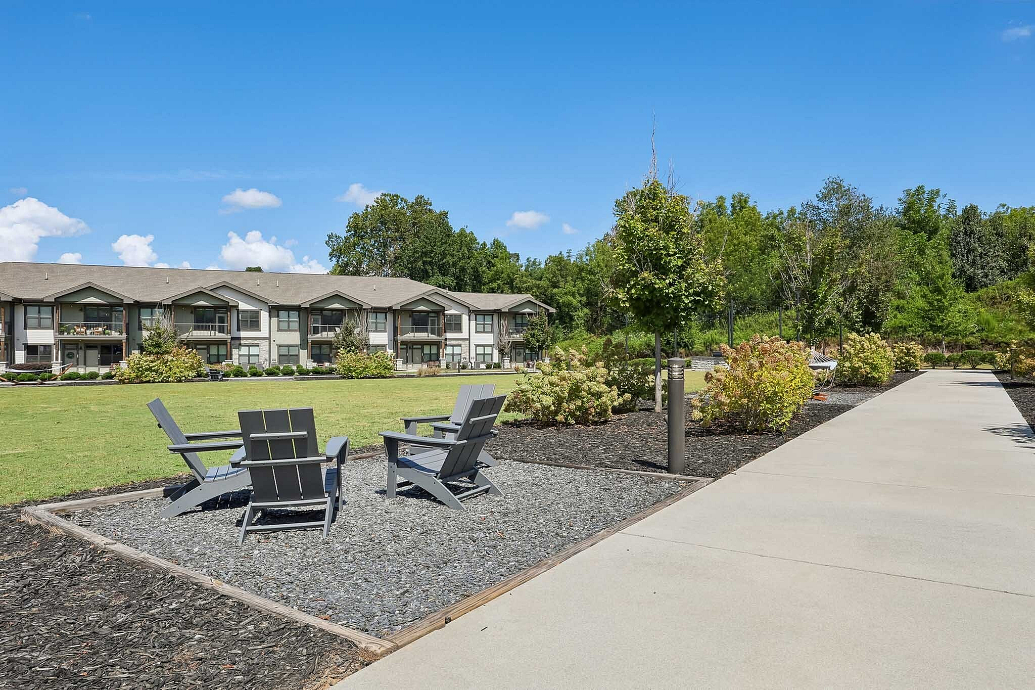 Advenir at Dawson Hills - Outdoor Seating