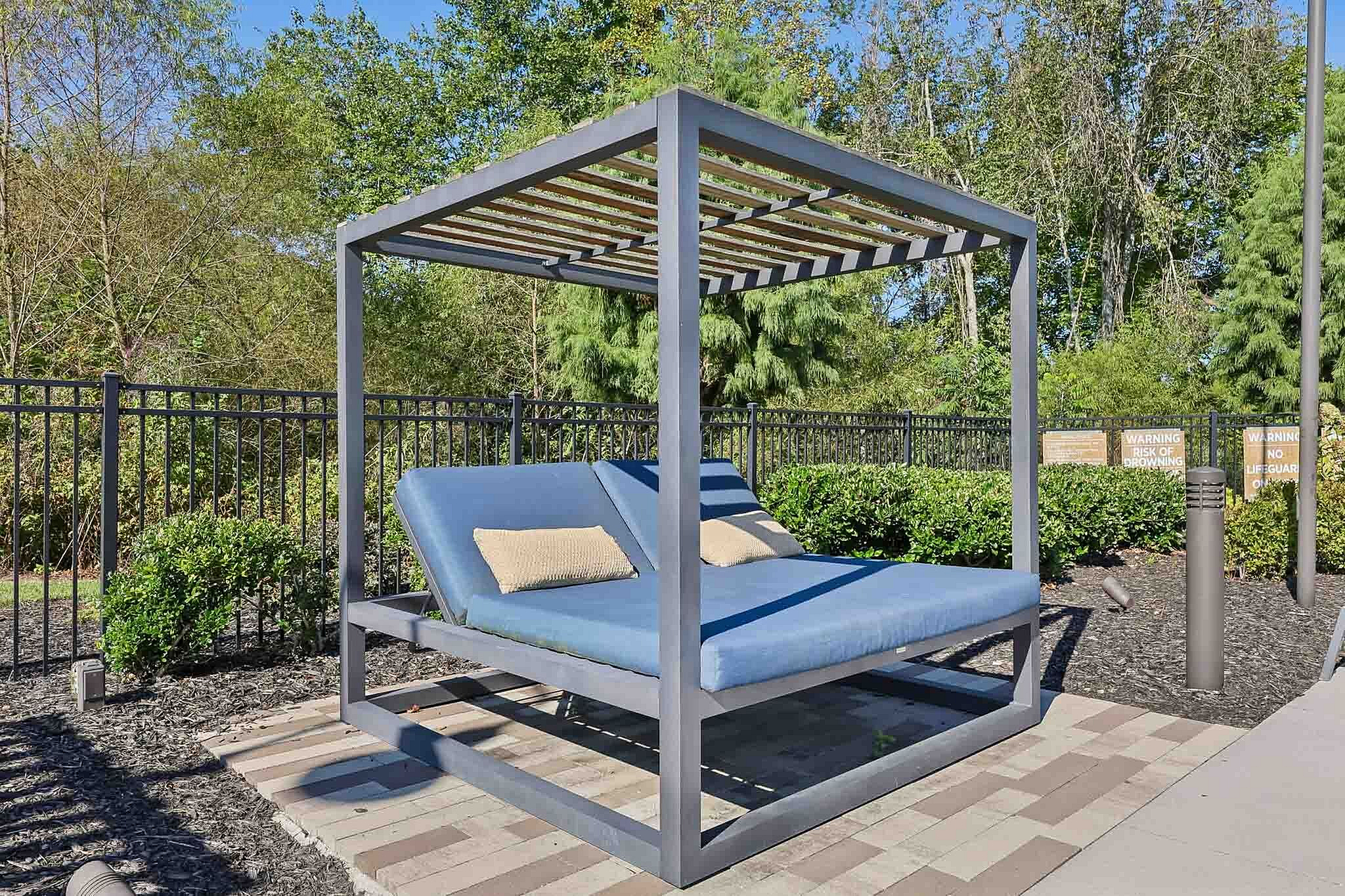 Advenir at Dawson Hills - Outdoor Lounge