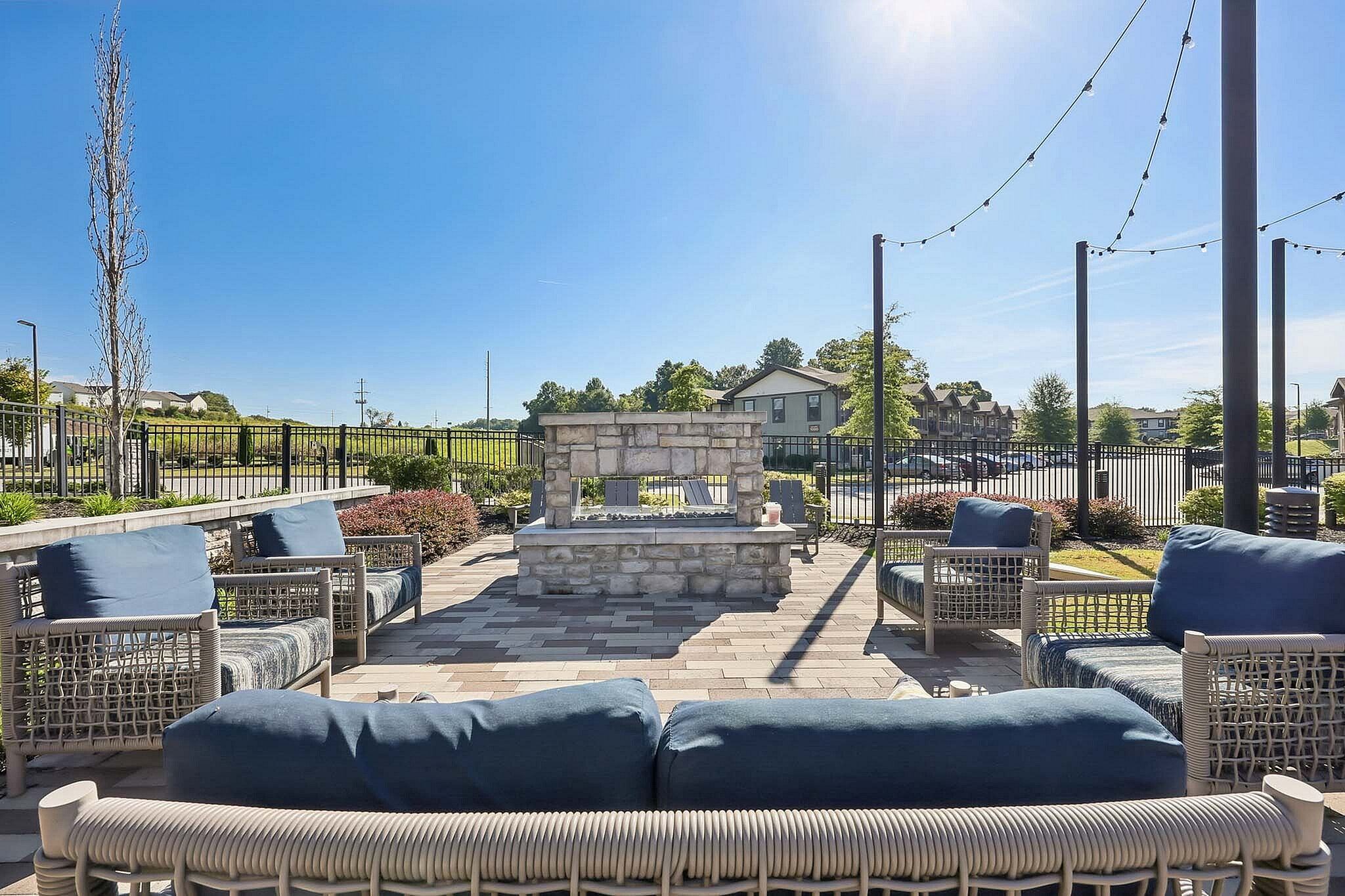 Advenir at Dawson Hills - Outdoor Lounge