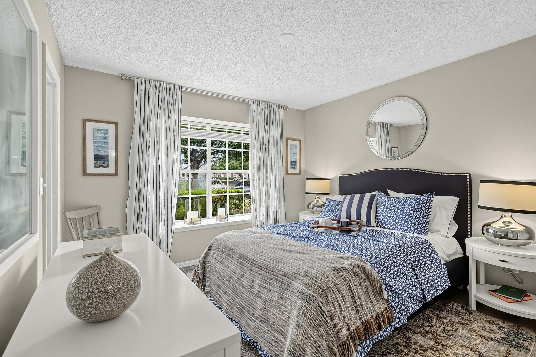 Advenir at The Oaks - Cozy Bedroom