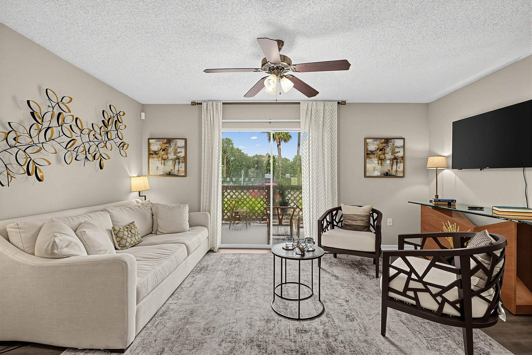 Advenir at The Oaks - Cozy Living Room