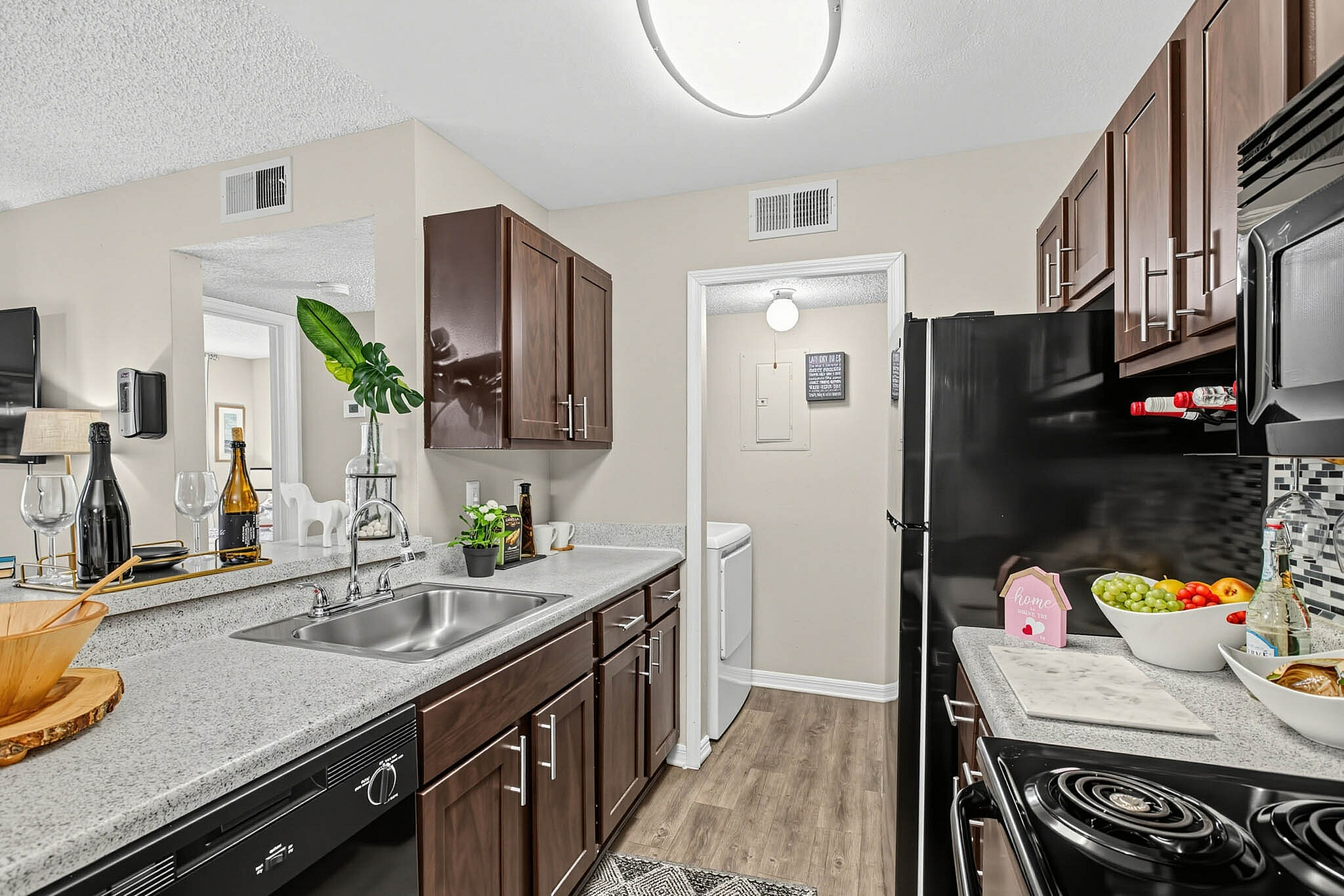 Advenir at The Oaks - Modern Kitchen