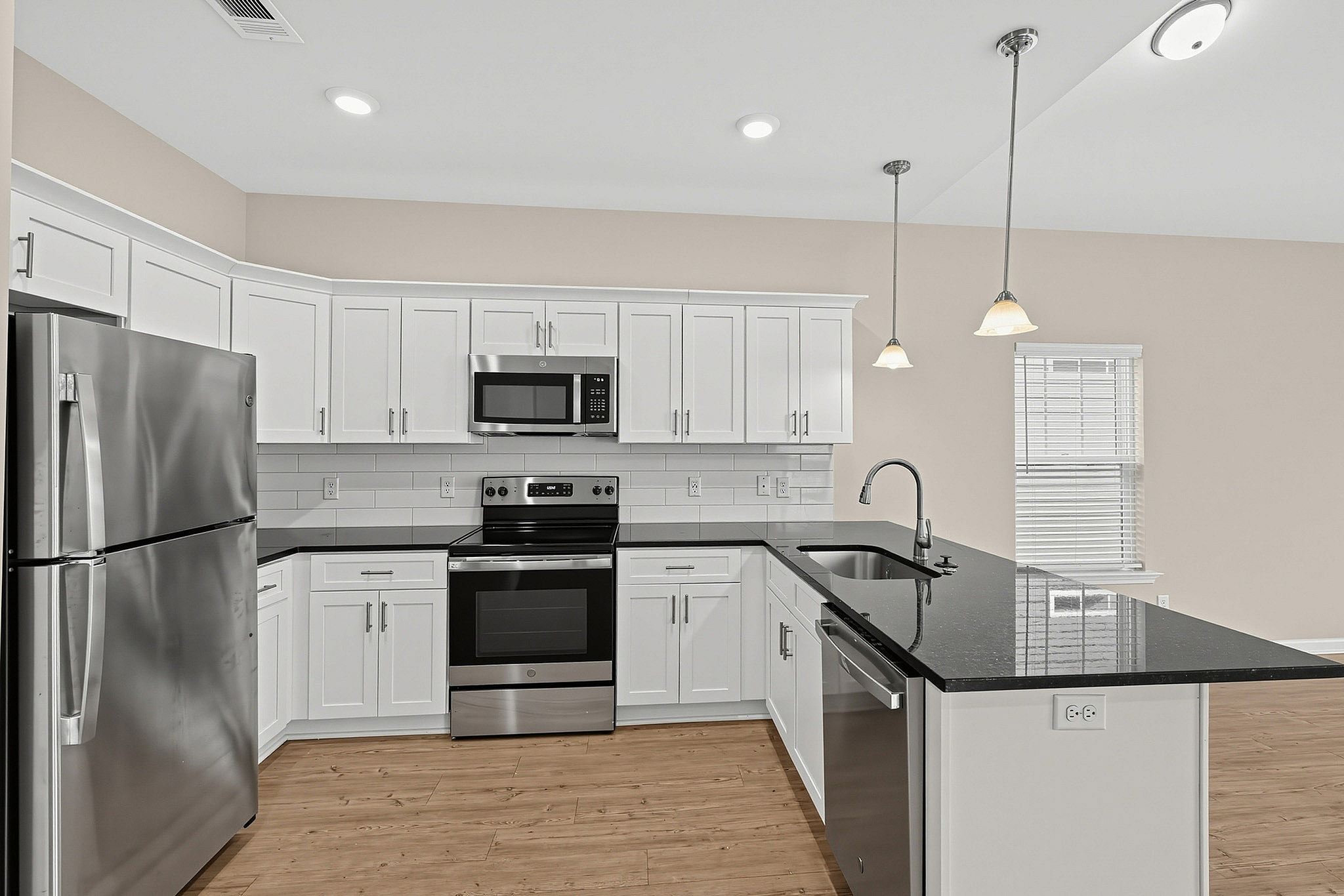 LEO at the Sanctuary- Single Family Rental Homes - Modern Kitchen