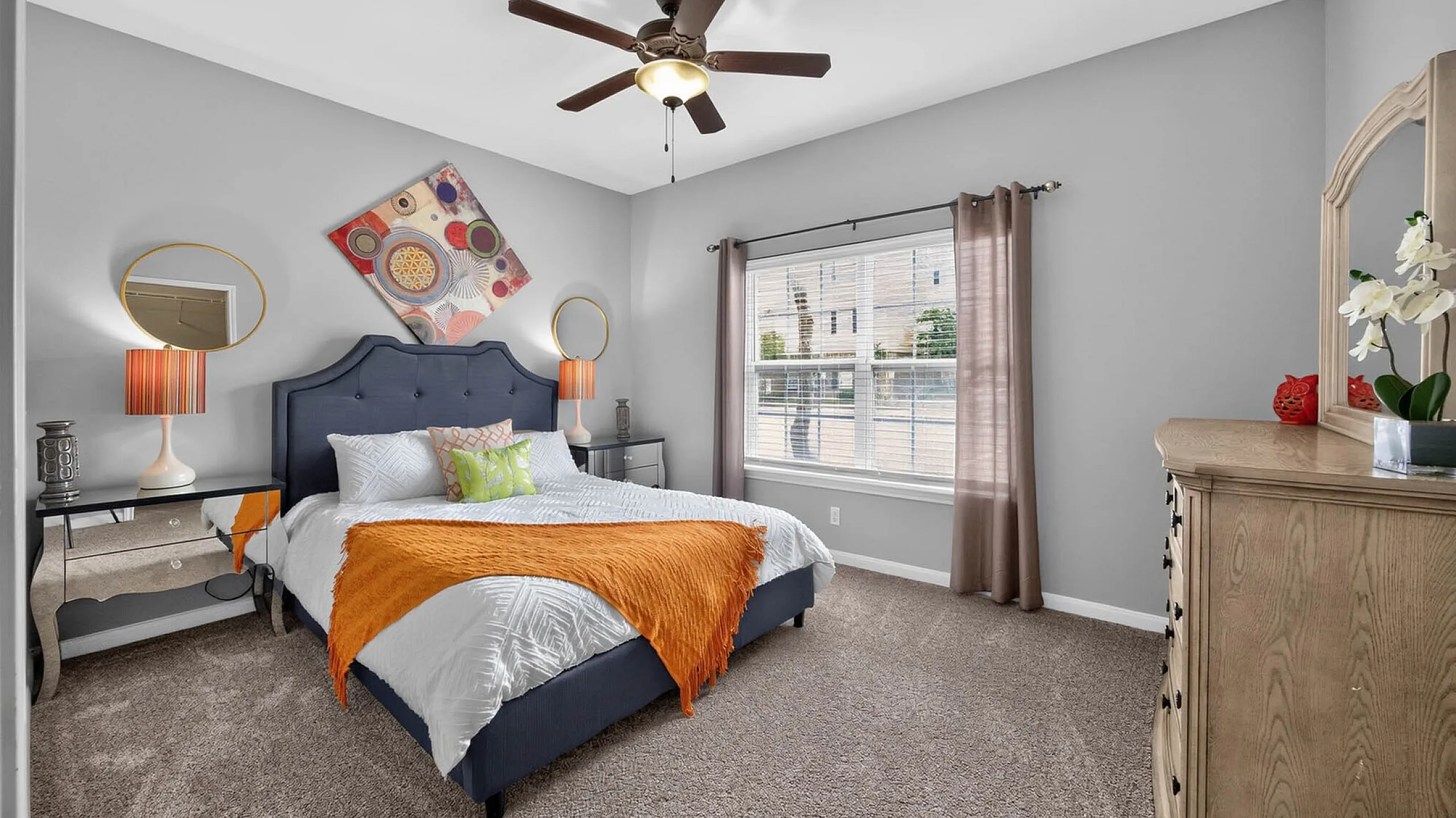 Advenir at Grand Parkway West - Stylish Bedroom
