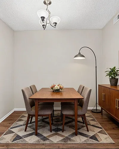 Advenir at Magnolia - Cozy Dining Area