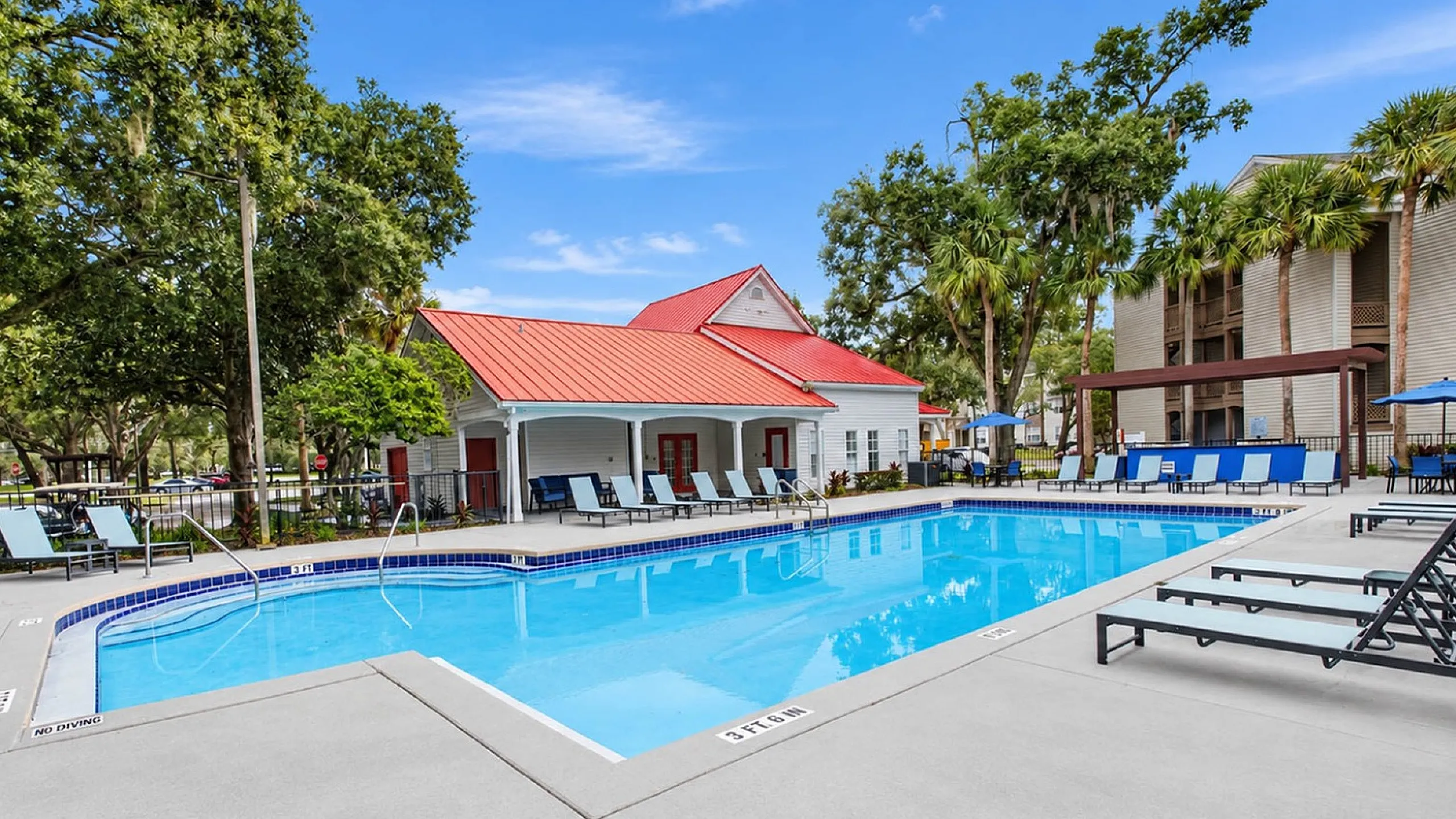 Advenir at The Oaks - Pool Area