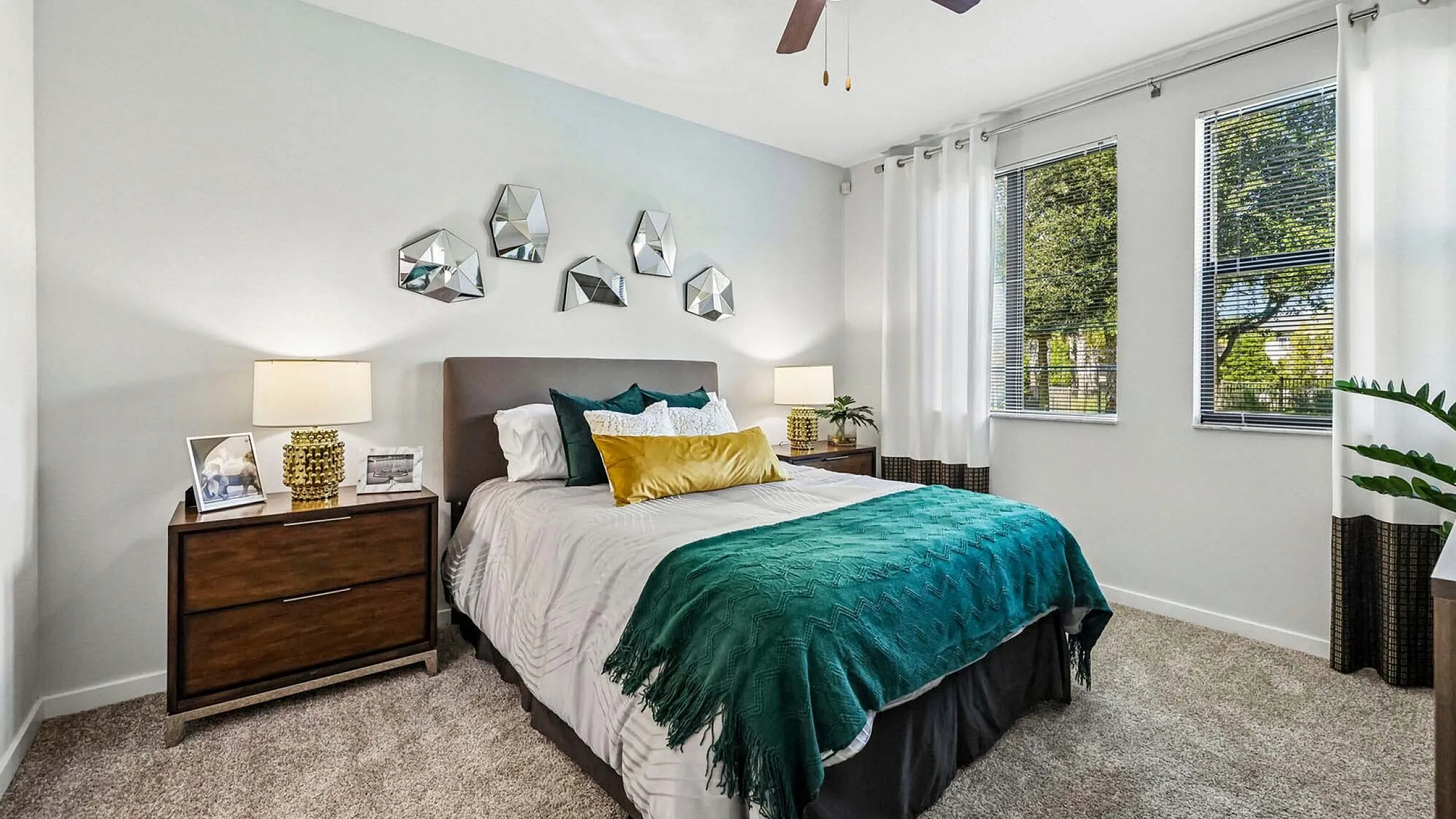 Advenir at Castle Hill - Cozy Bedroom