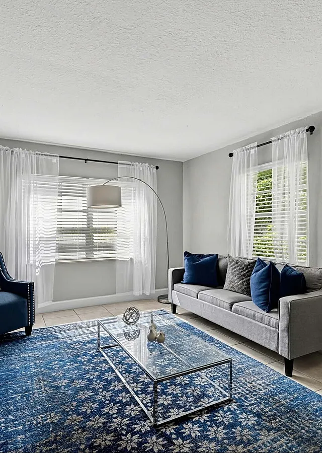 Advenir at San Tropez - Bright Living Room