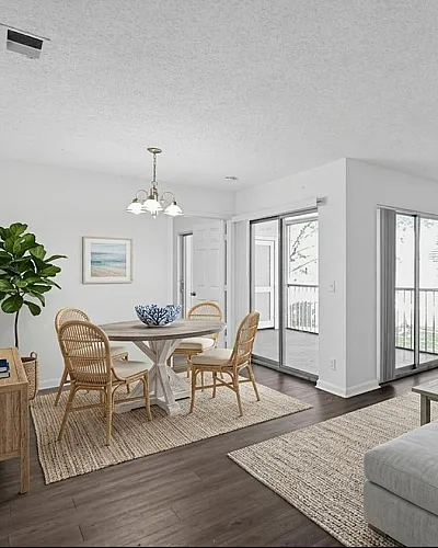 Advenir at Banyan Lake - Spacious Living Area