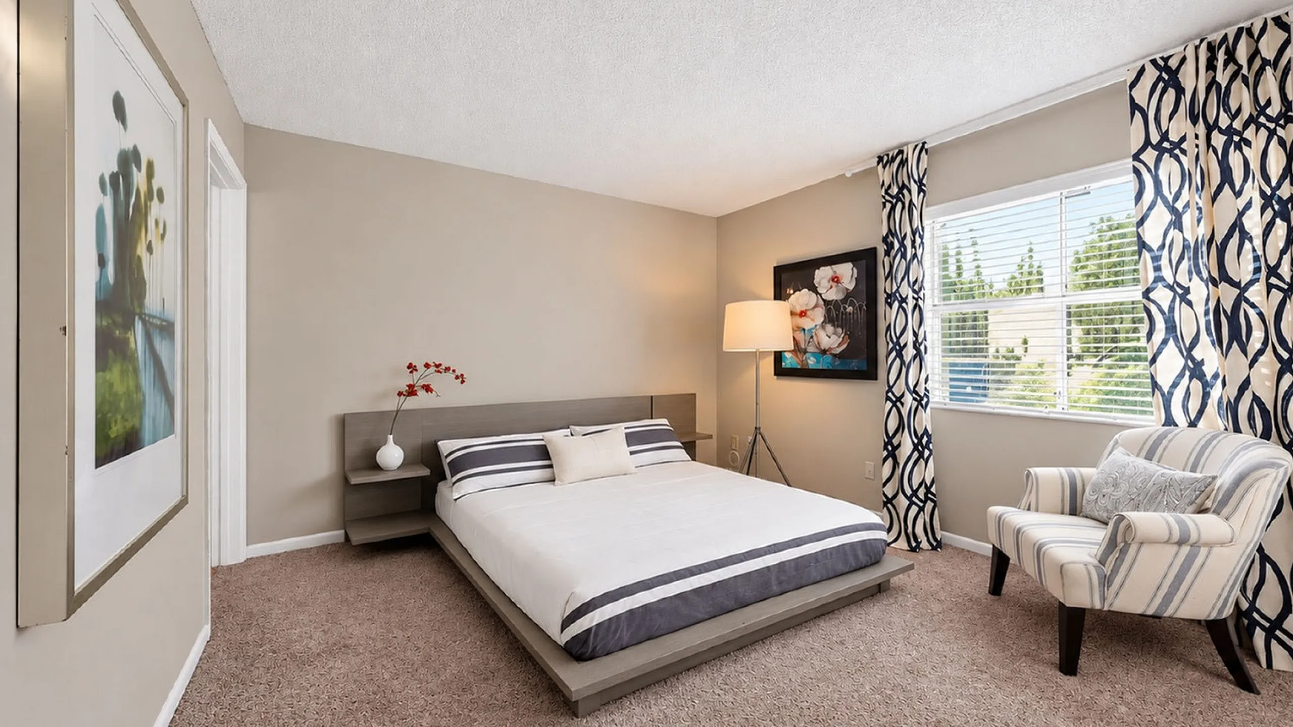 Advenir at Walden Lake - Cozy Bedroom