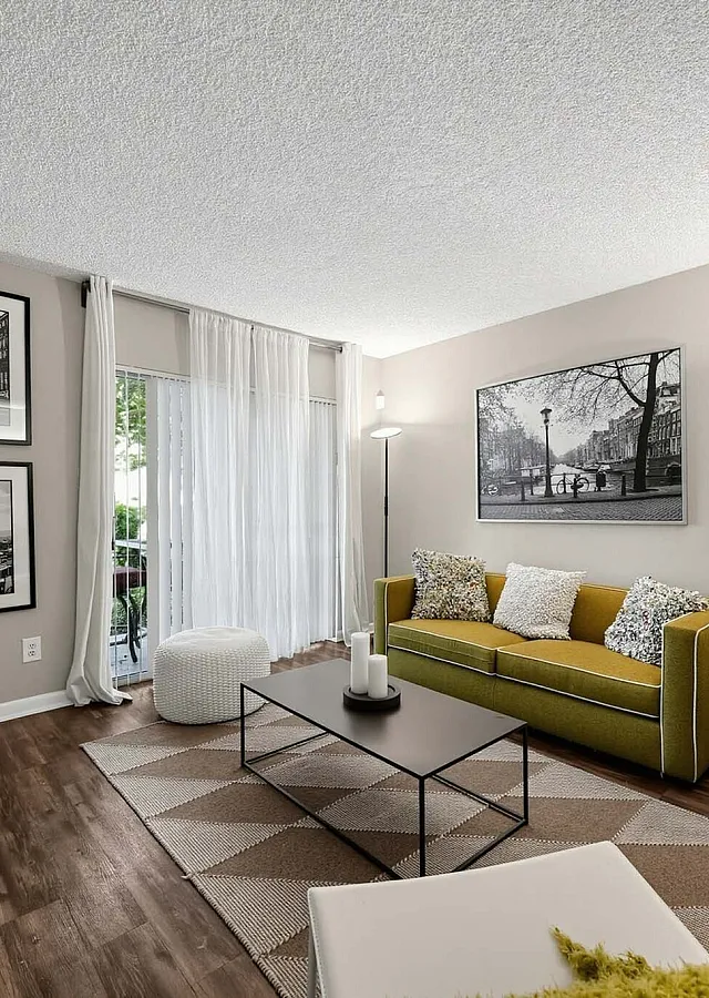 Advenir at Walden Lake - Cozy Living Room