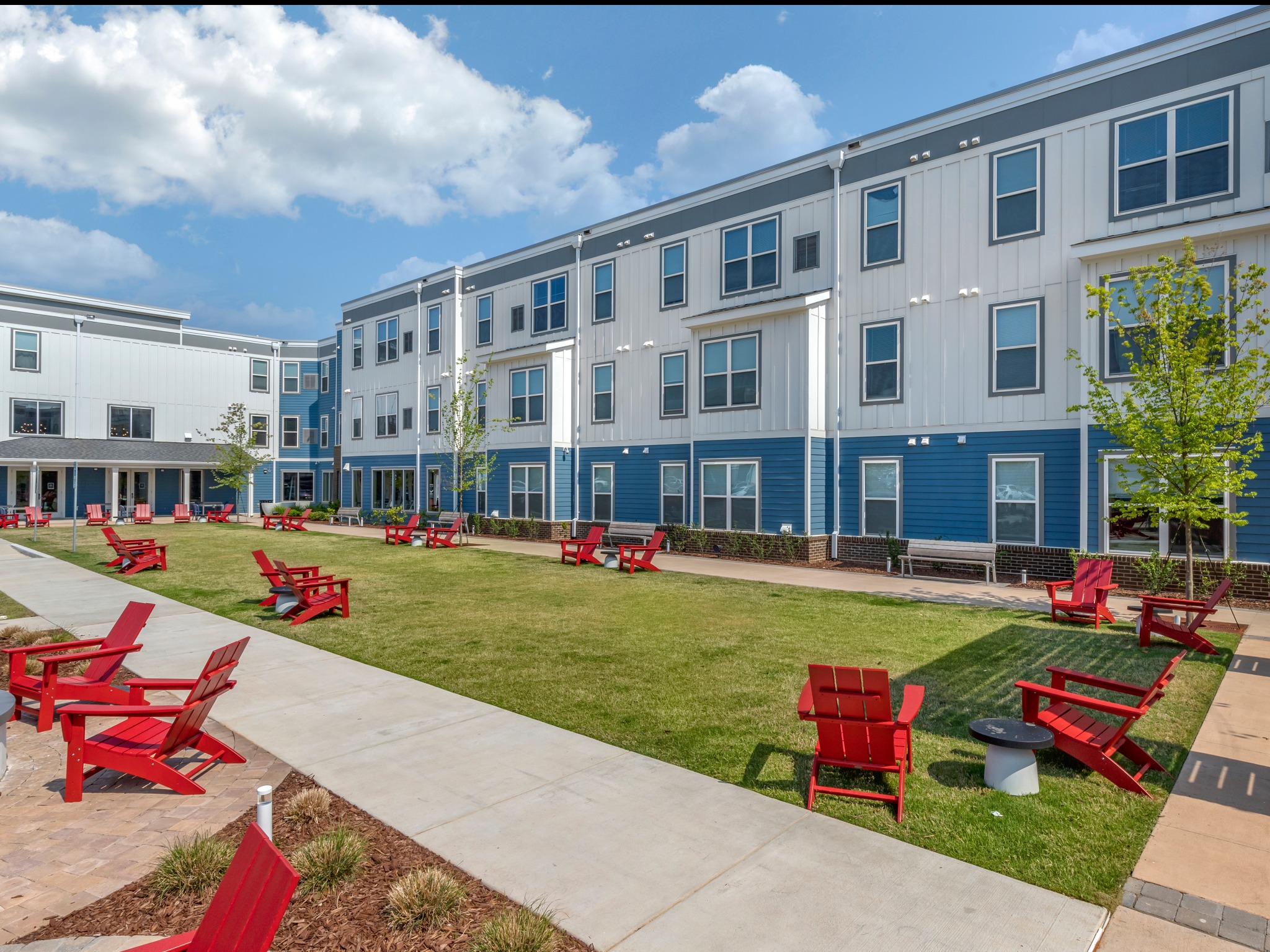 Beautiful Community Grounds | Paloma Raleigh | Student Housing in Raleigh NC