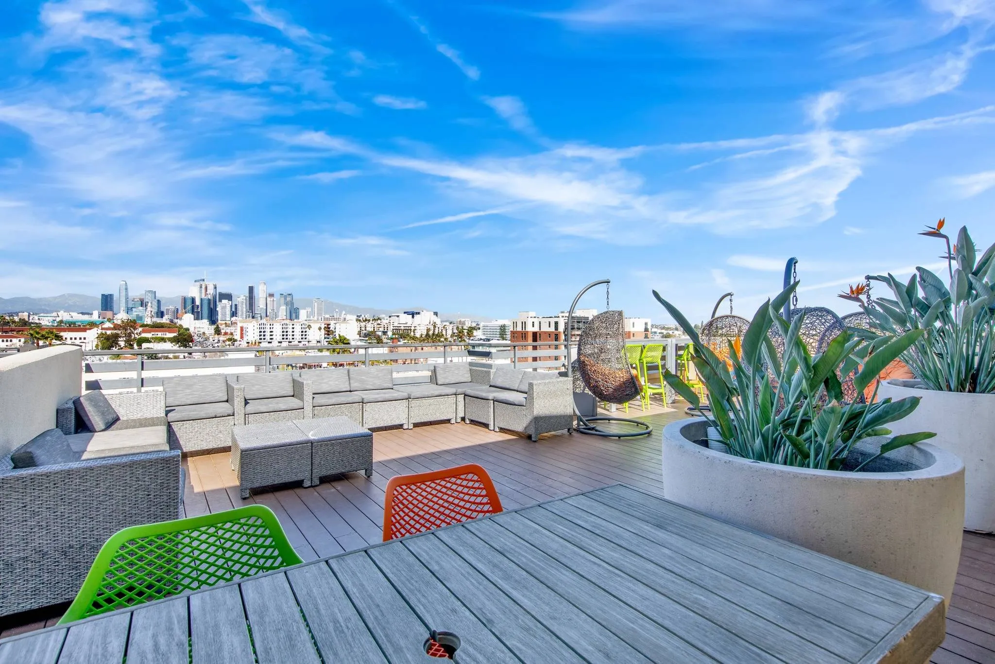Resident Lounge | Apartment Homes in Los Angeles, CA | University Gateway