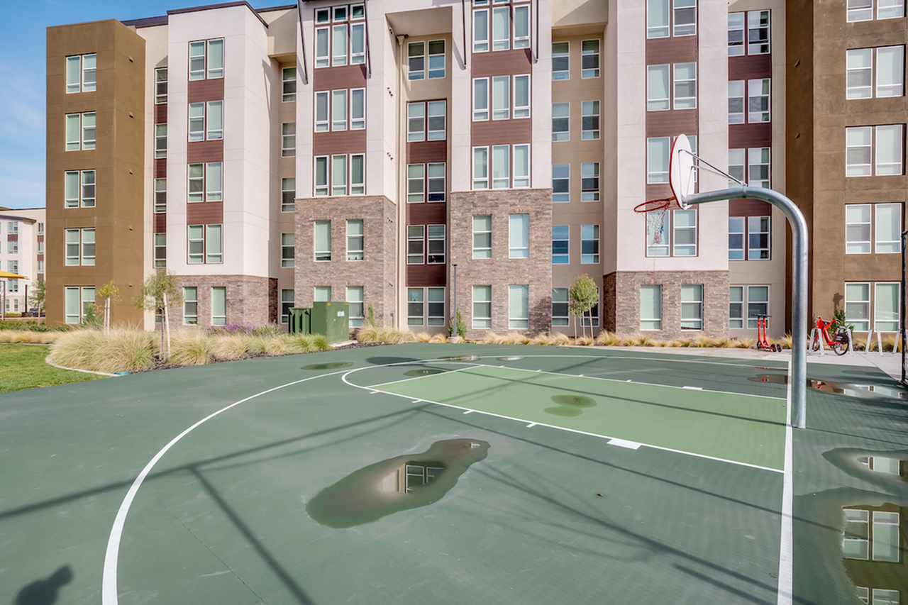 Image of Outdoor Basketball Court for The Crossings Student Apartments