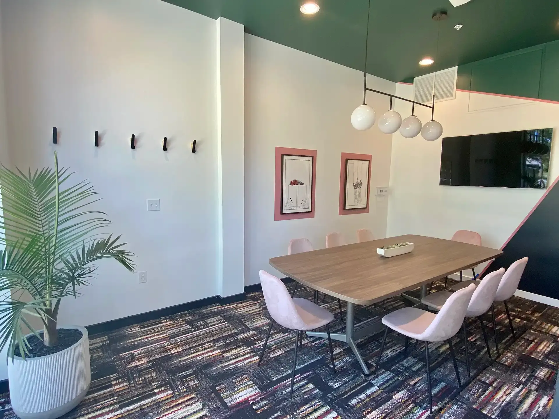 Individual and Group Study Lounges