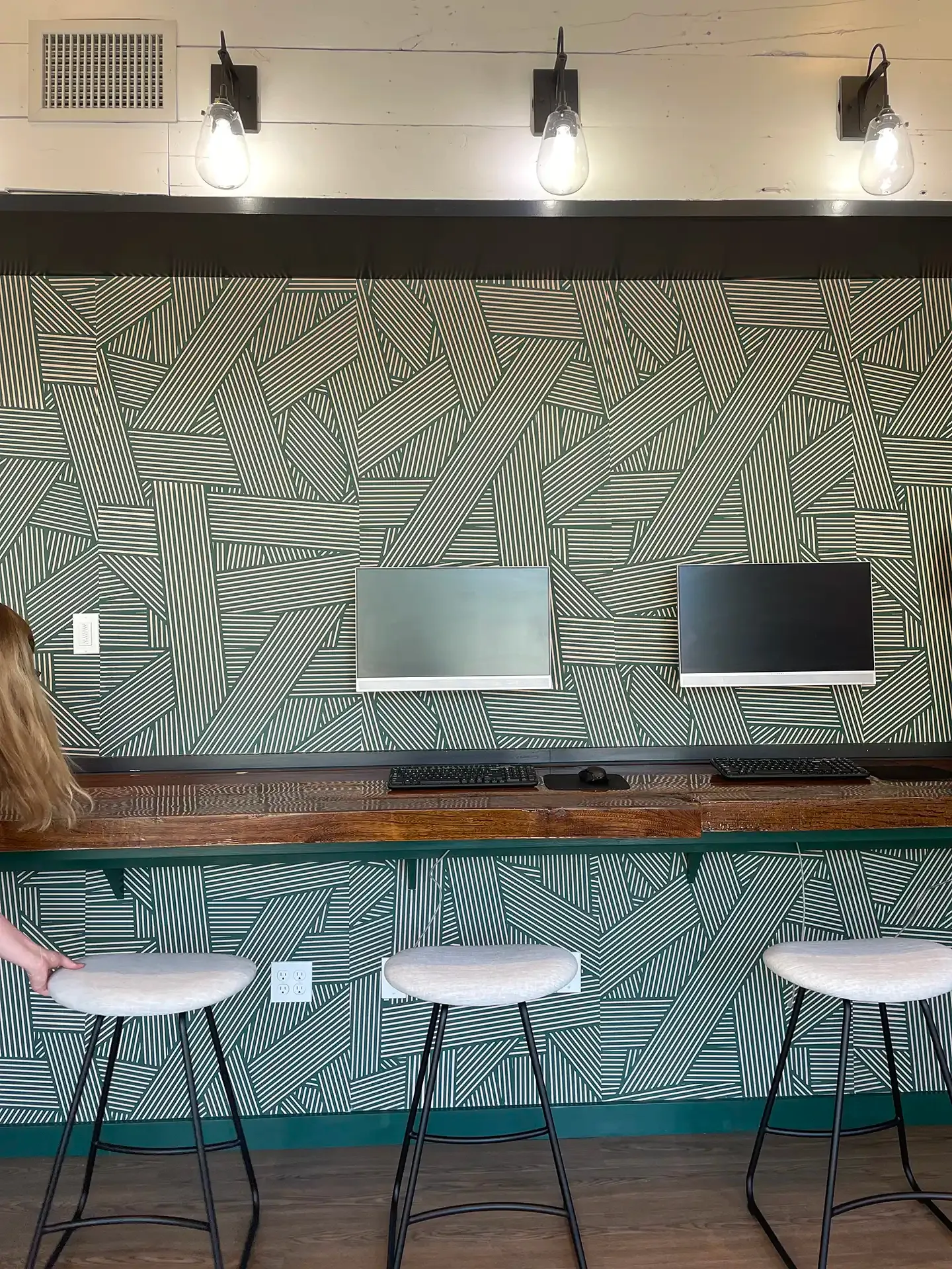 Computer Lab with Free Printing