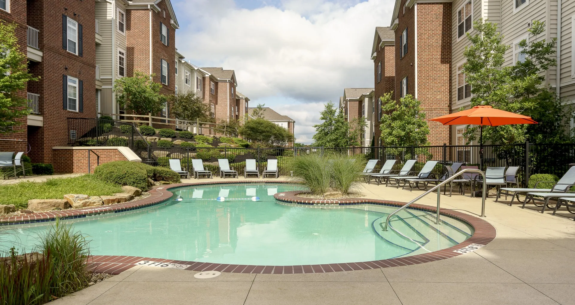 Pool | The Summit at Coates Run | Apartments in Athens, OH