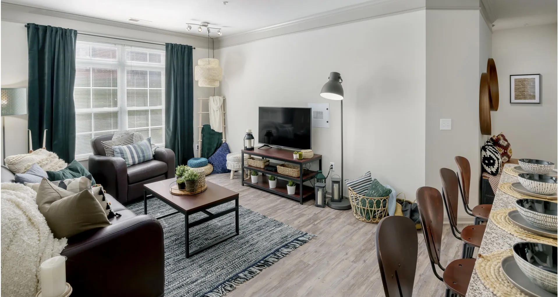Living Room | The Summit at Coates Run | Apartments in Athens, OH
