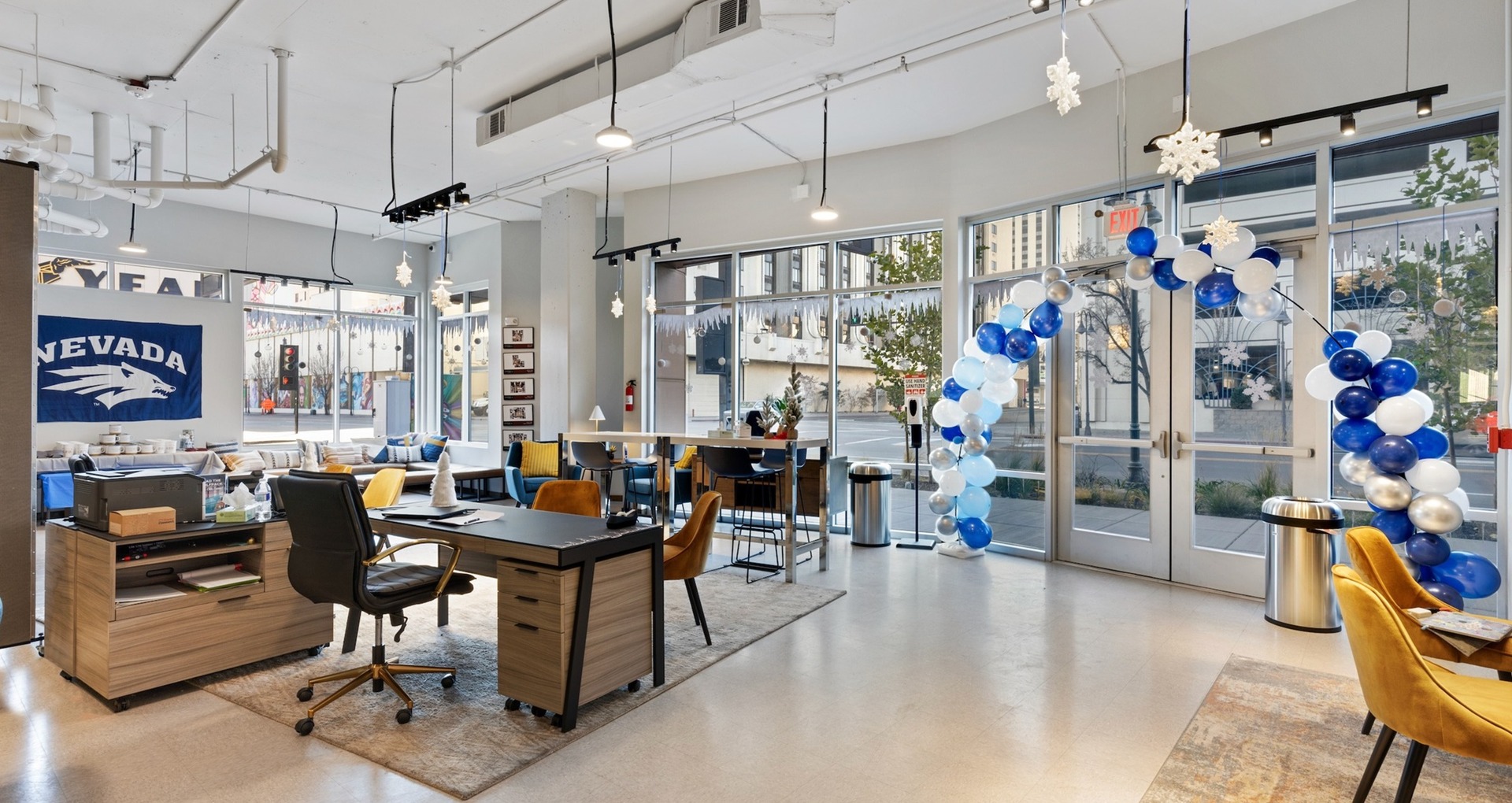 lobby area with desks