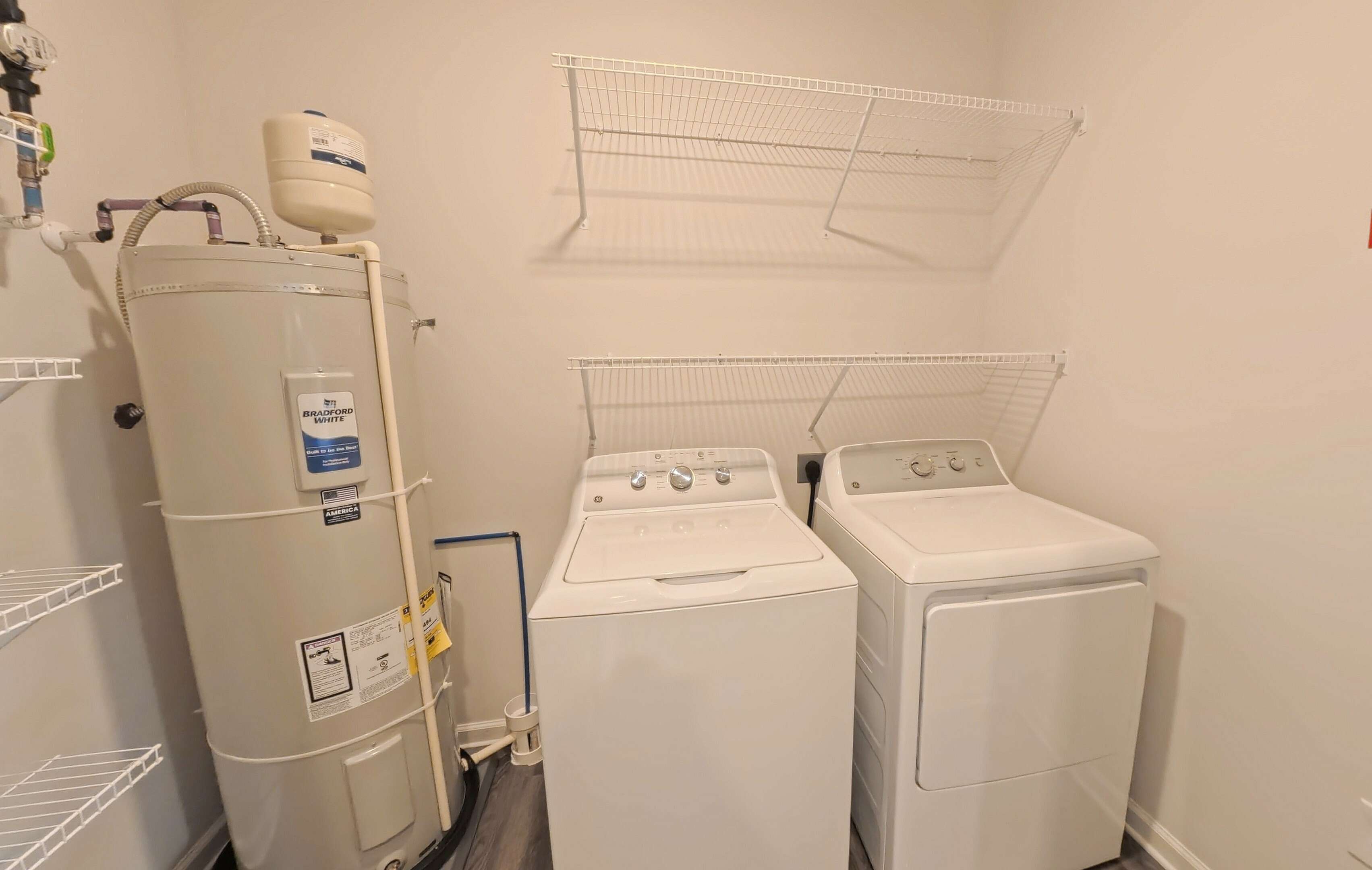 Washer & Dryer Included with Additional Shelving