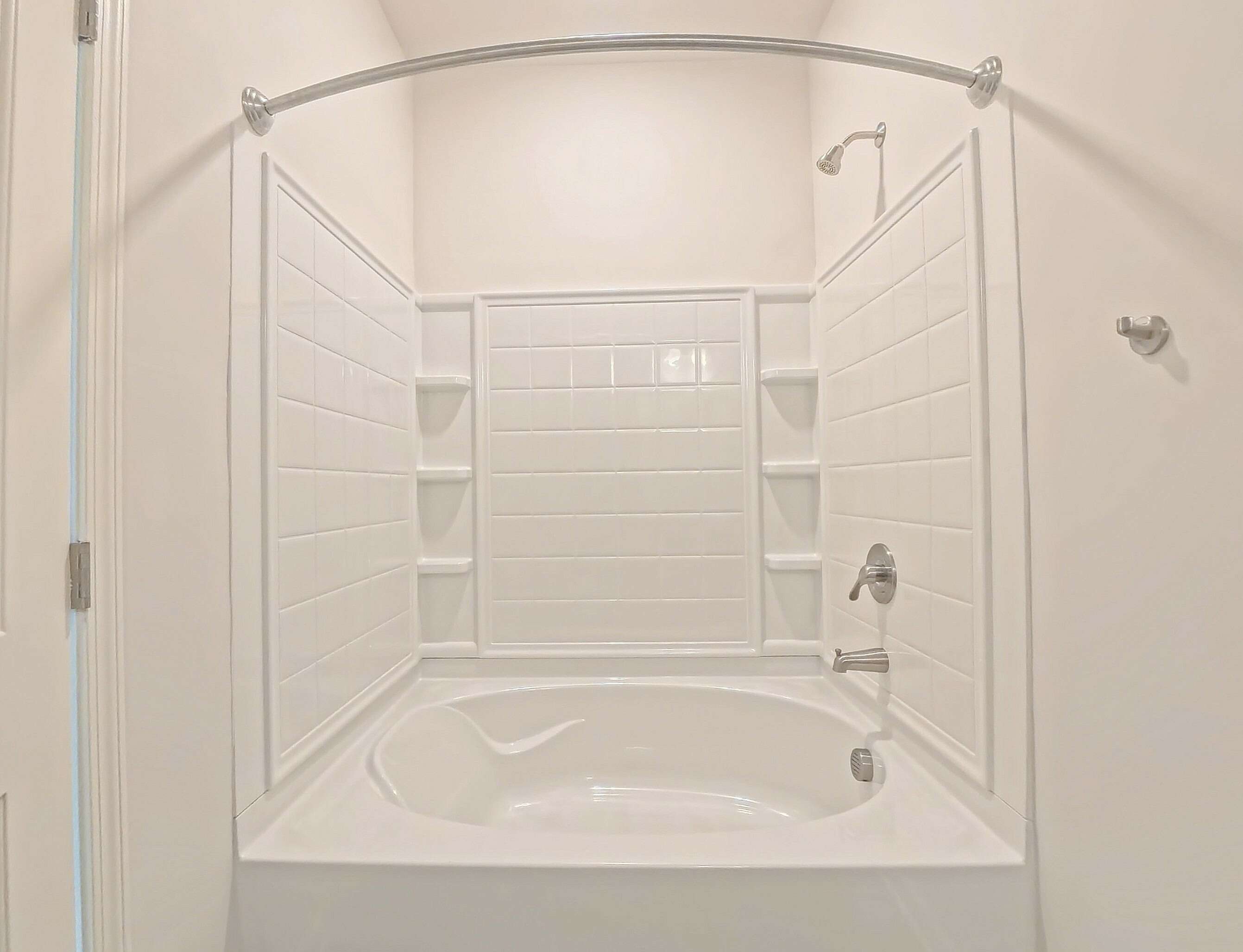 Secondary Bathroom with Garden Tub