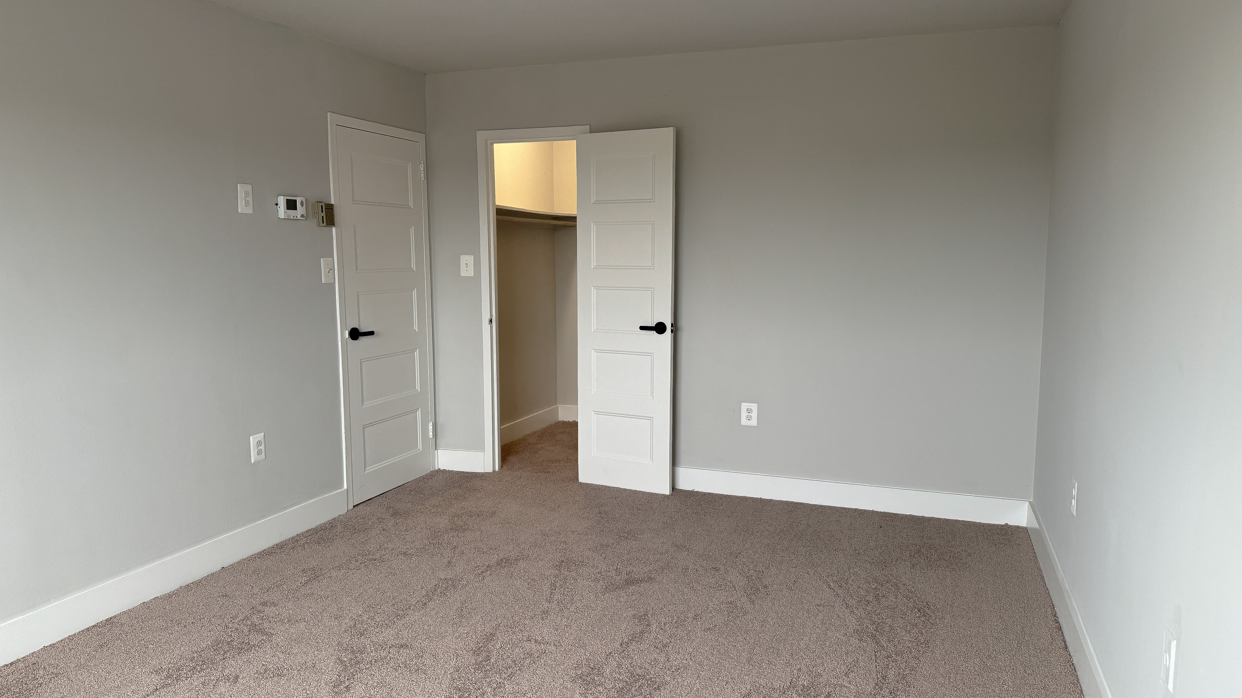 Renovated Master Bedroom (2B1B)