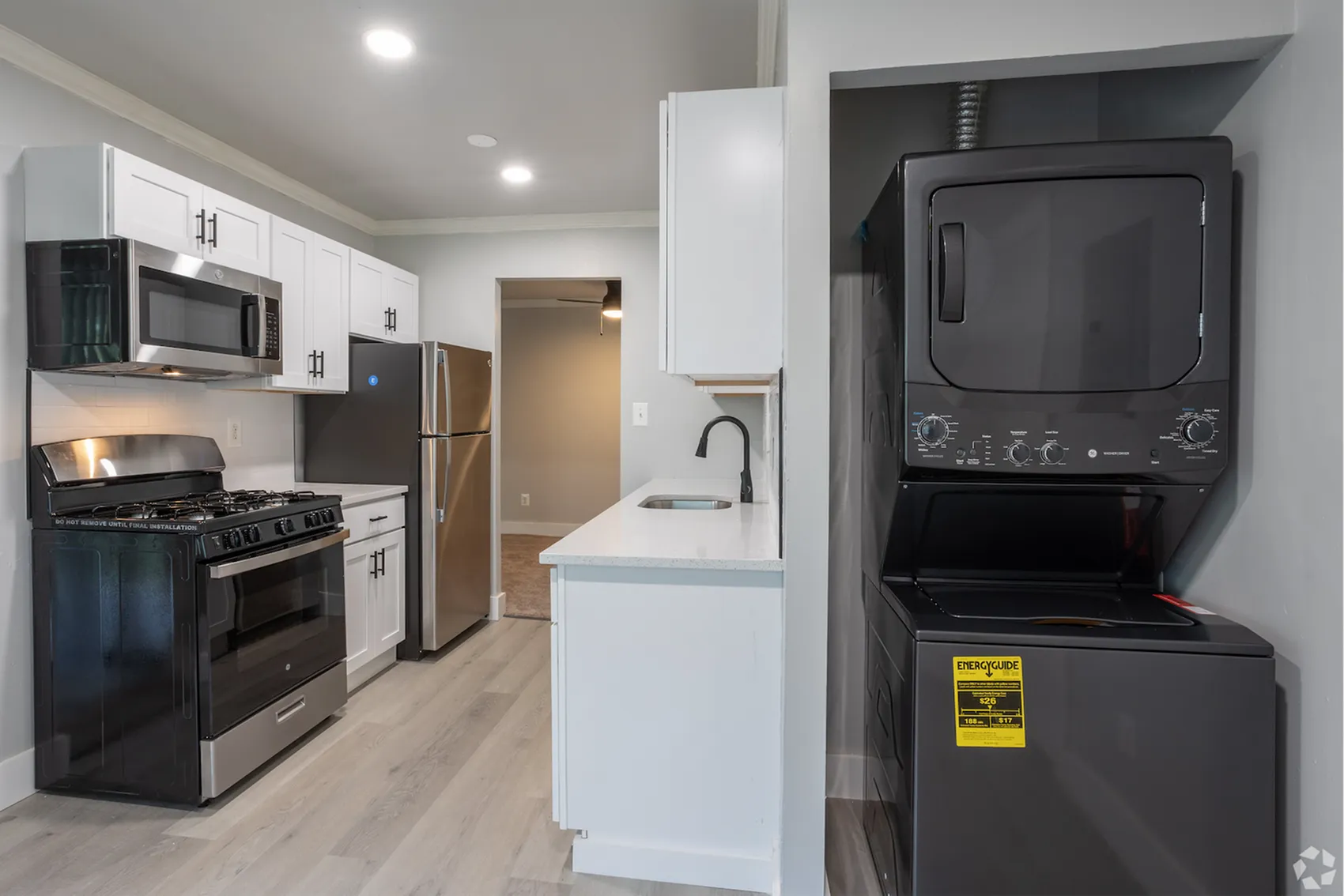 In Unit Full Size Washer/Drye