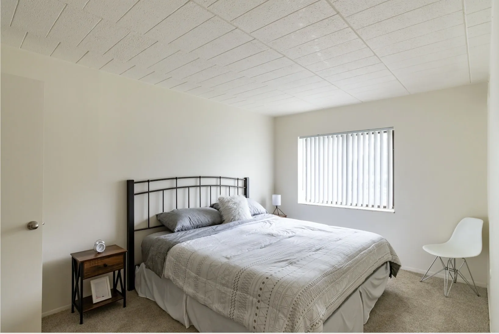 2 BR, 1 BA - Remodeled Master Bedroom